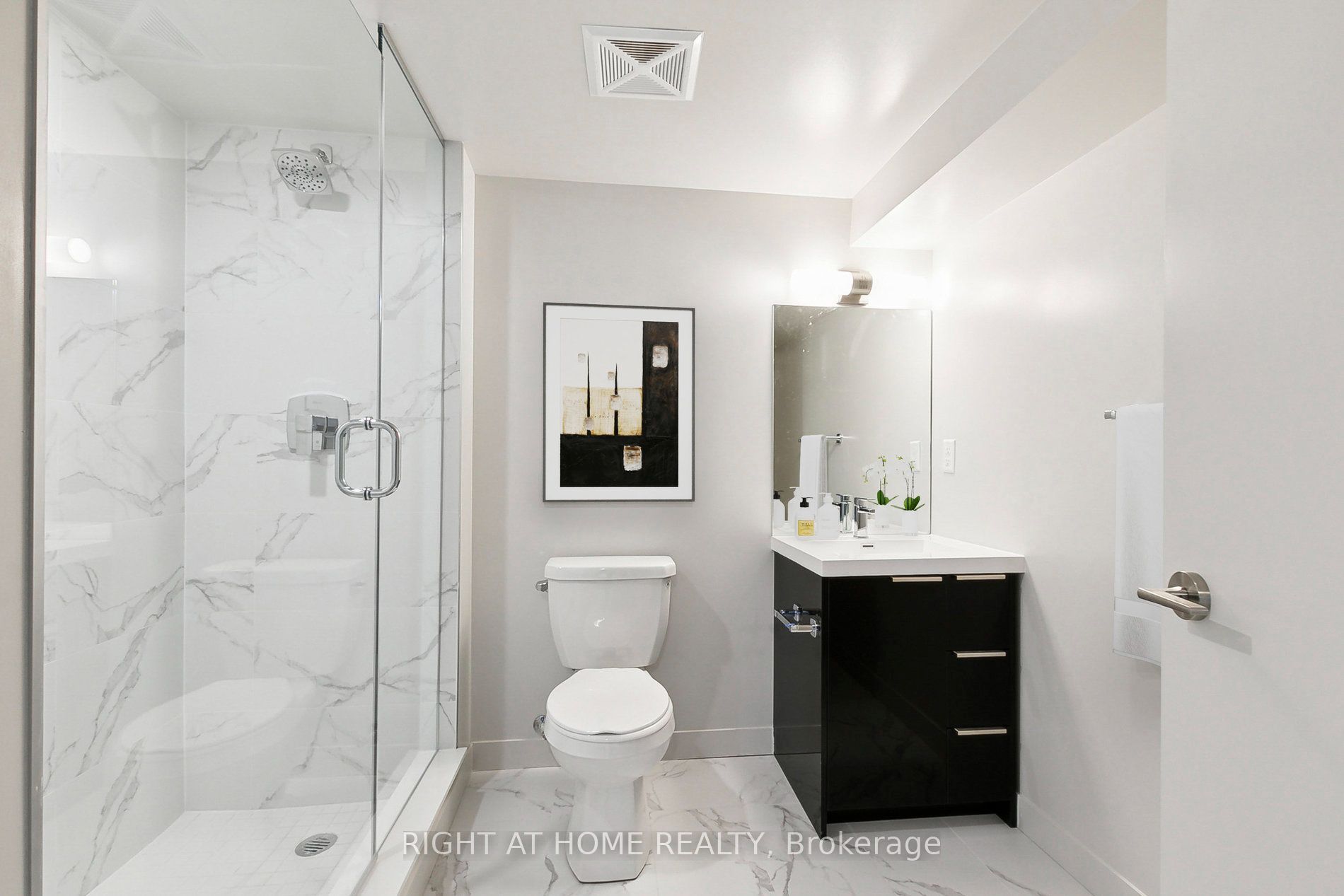 90 Glen Everest Road 114, Toronto, ON M4W 2V6 photo 5