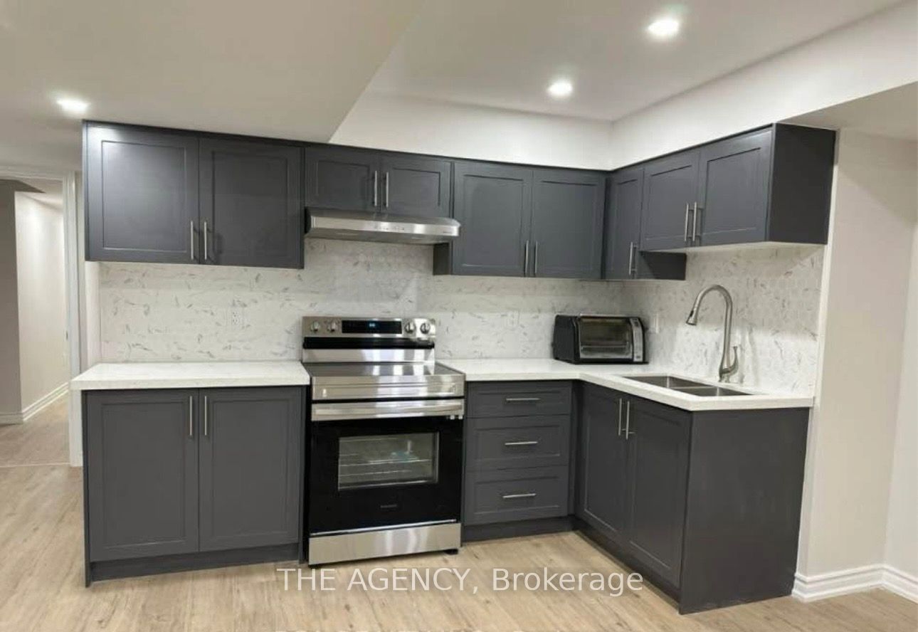 2407 Hibiscus Drive, Pickering, ON L1X 0H2 photo 2