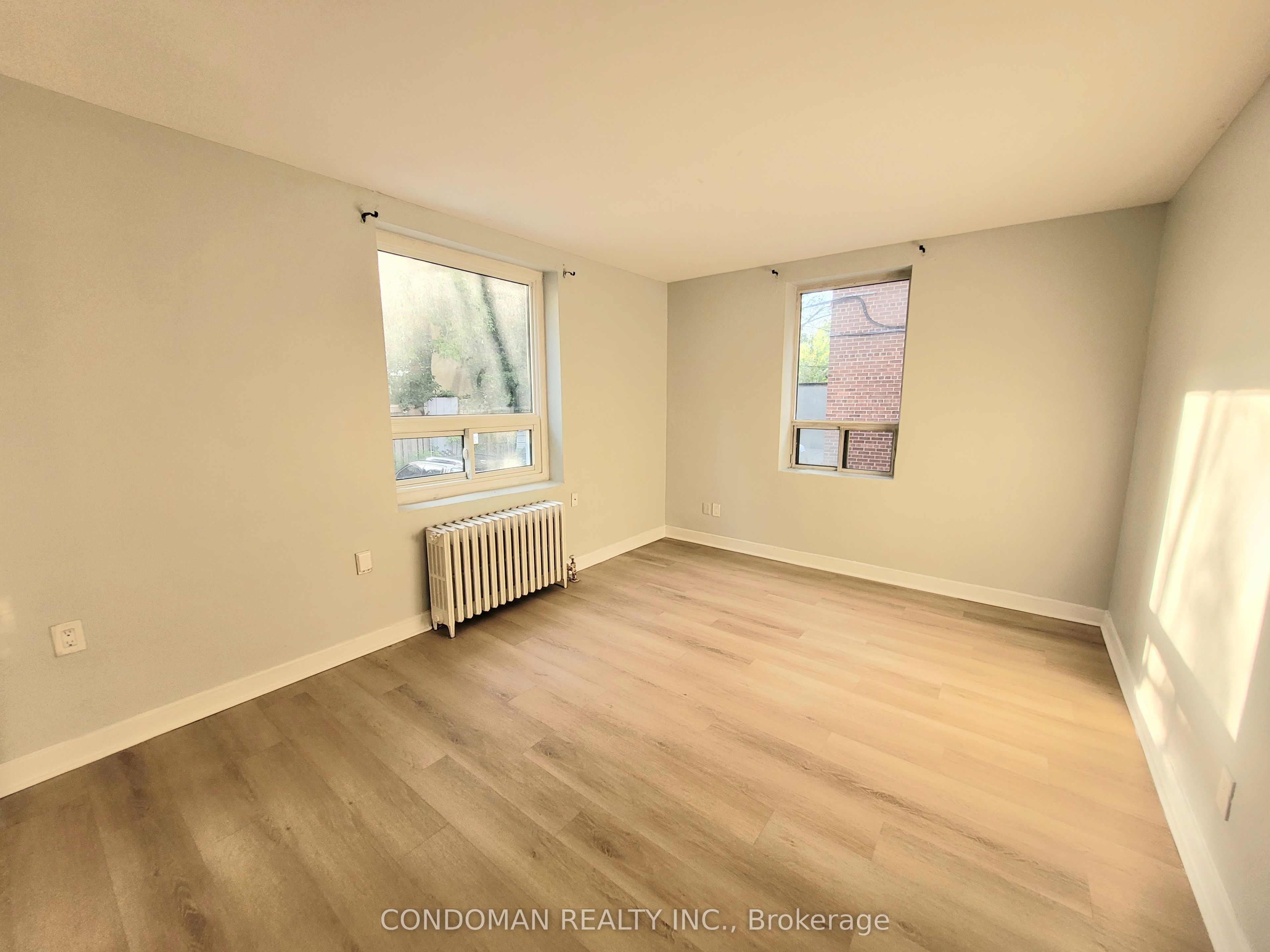 852 Broadview Avenue 104, Toronto, ON M4K 2R1