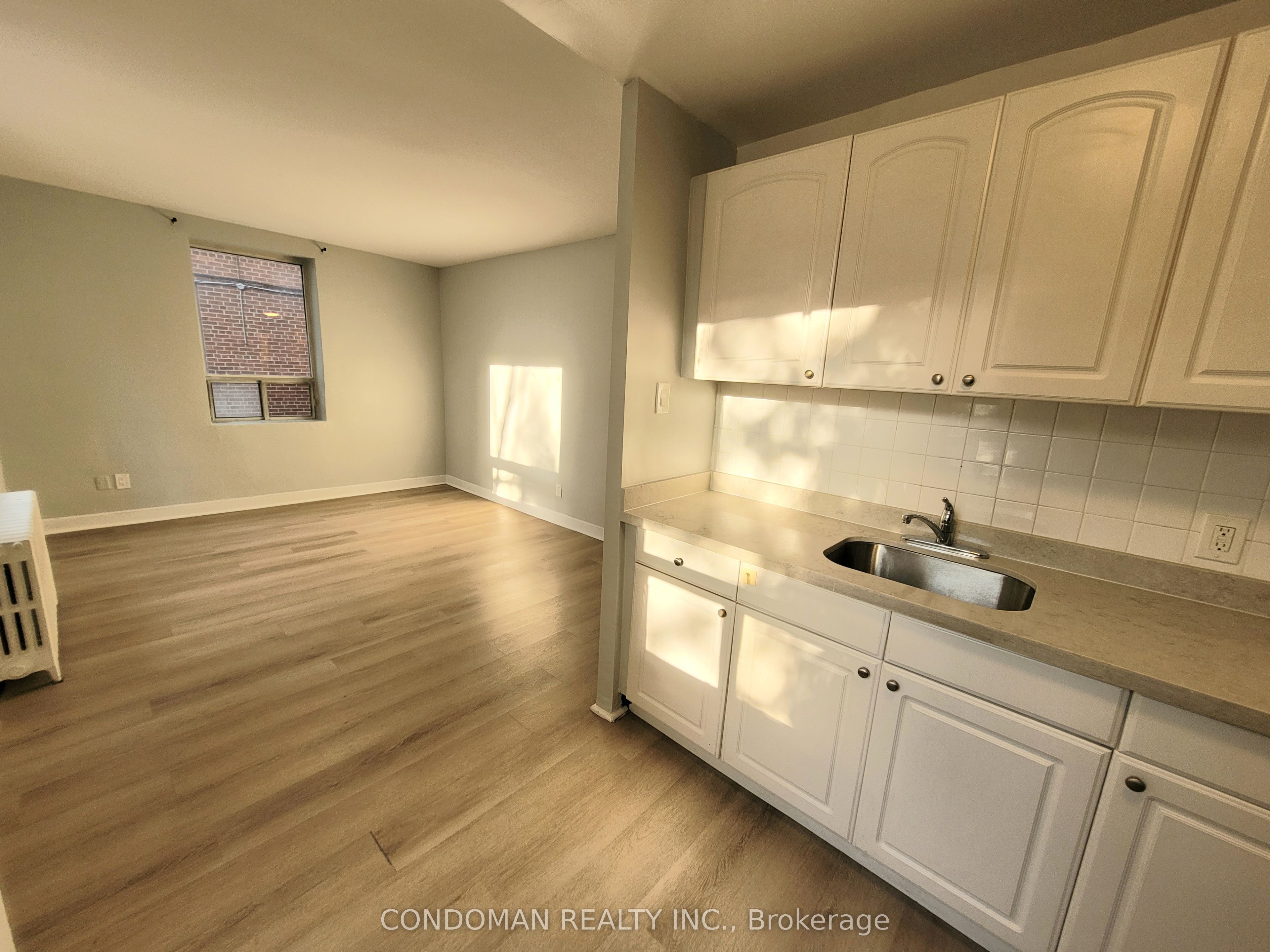 852 Broadview Avenue 104, Toronto, ON M4K 2R1 photo 4