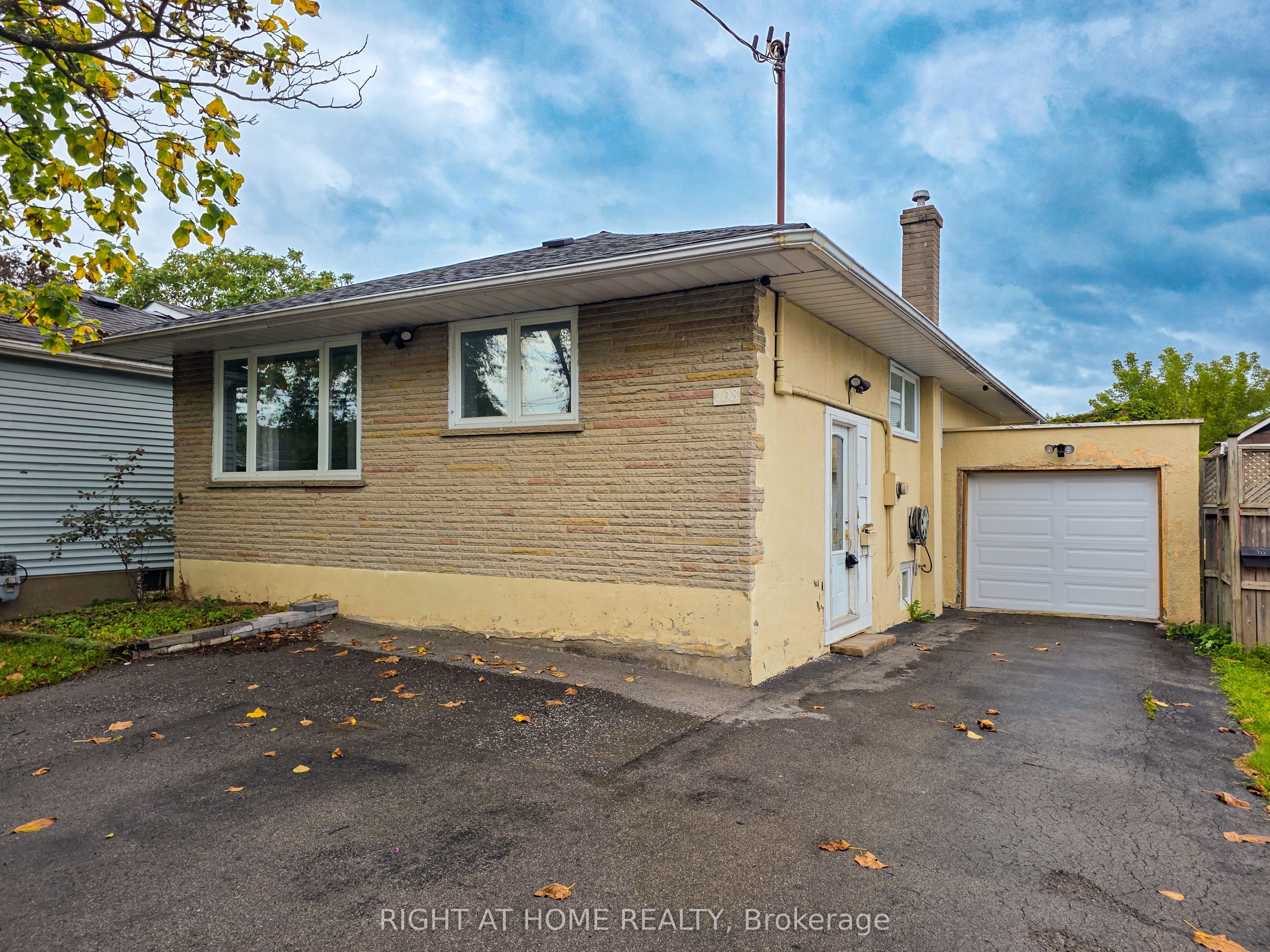 708 Carnegie Avenue Main, Oshawa, ON L1G 4R6 photo 2