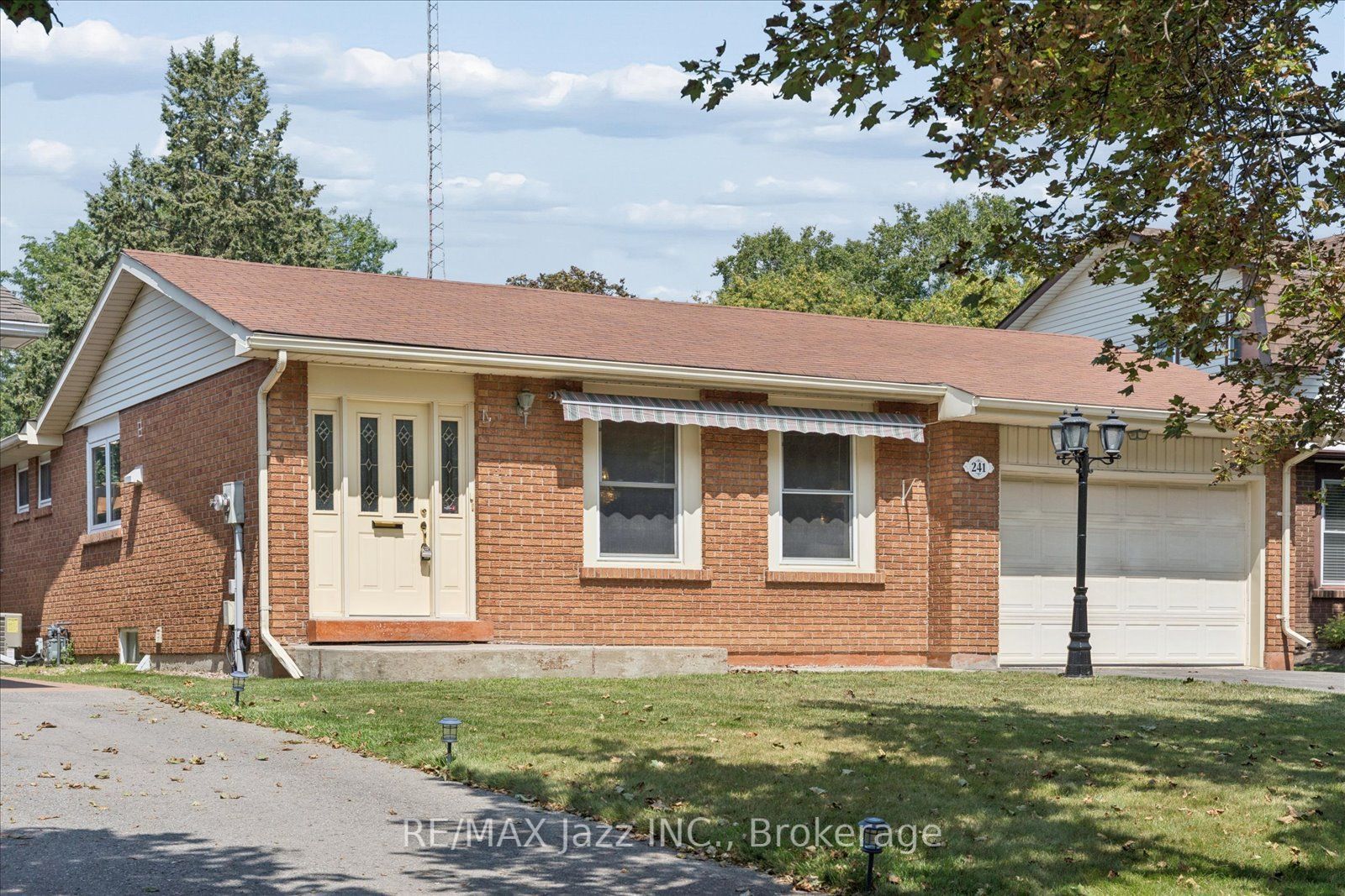 241 Viewmount Street, Oshawa, ON L1H 7C2 photo 2