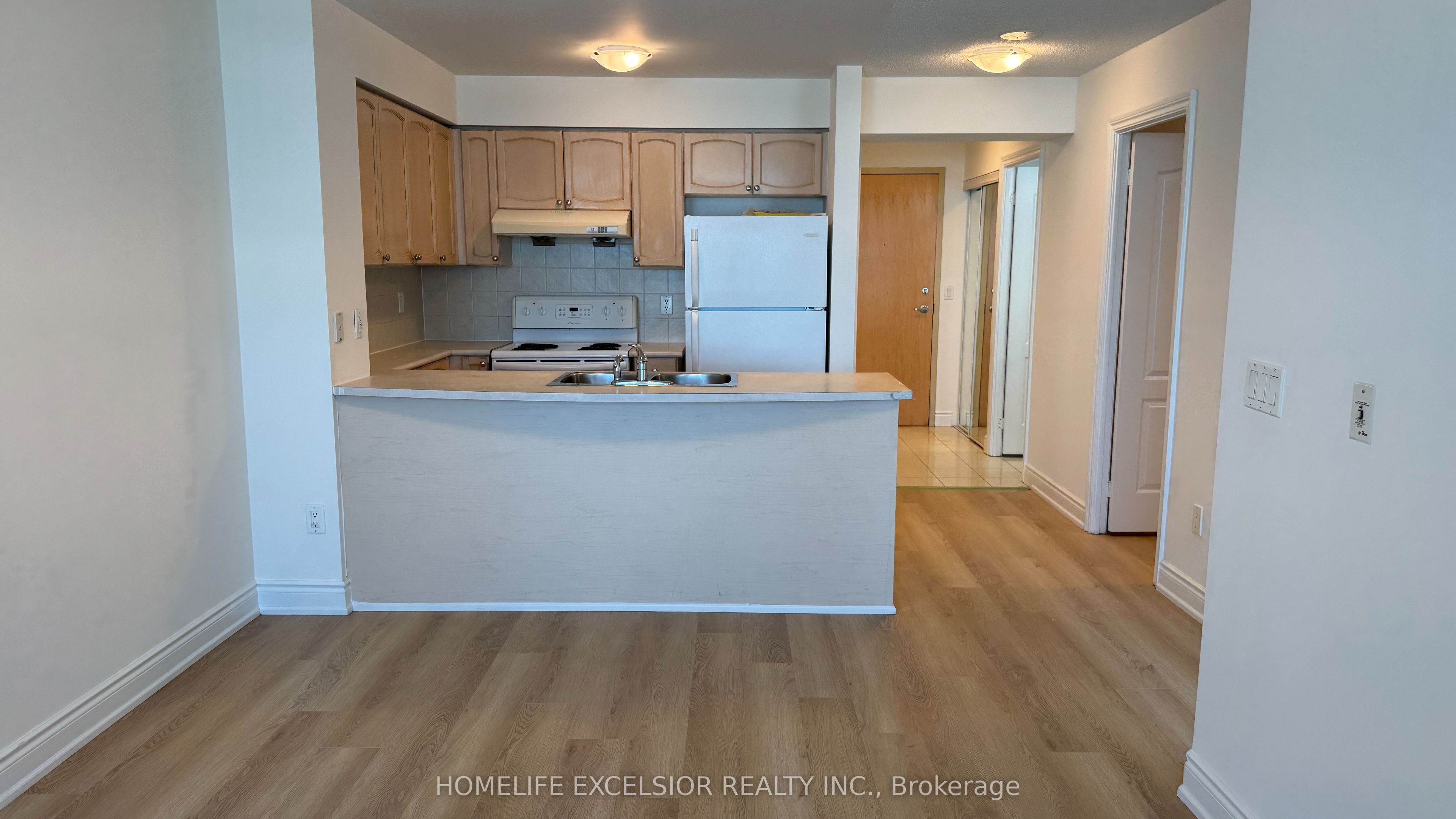 60 Brian Harrison Way 705, Toronto, ON M1P 5J5 photo 3