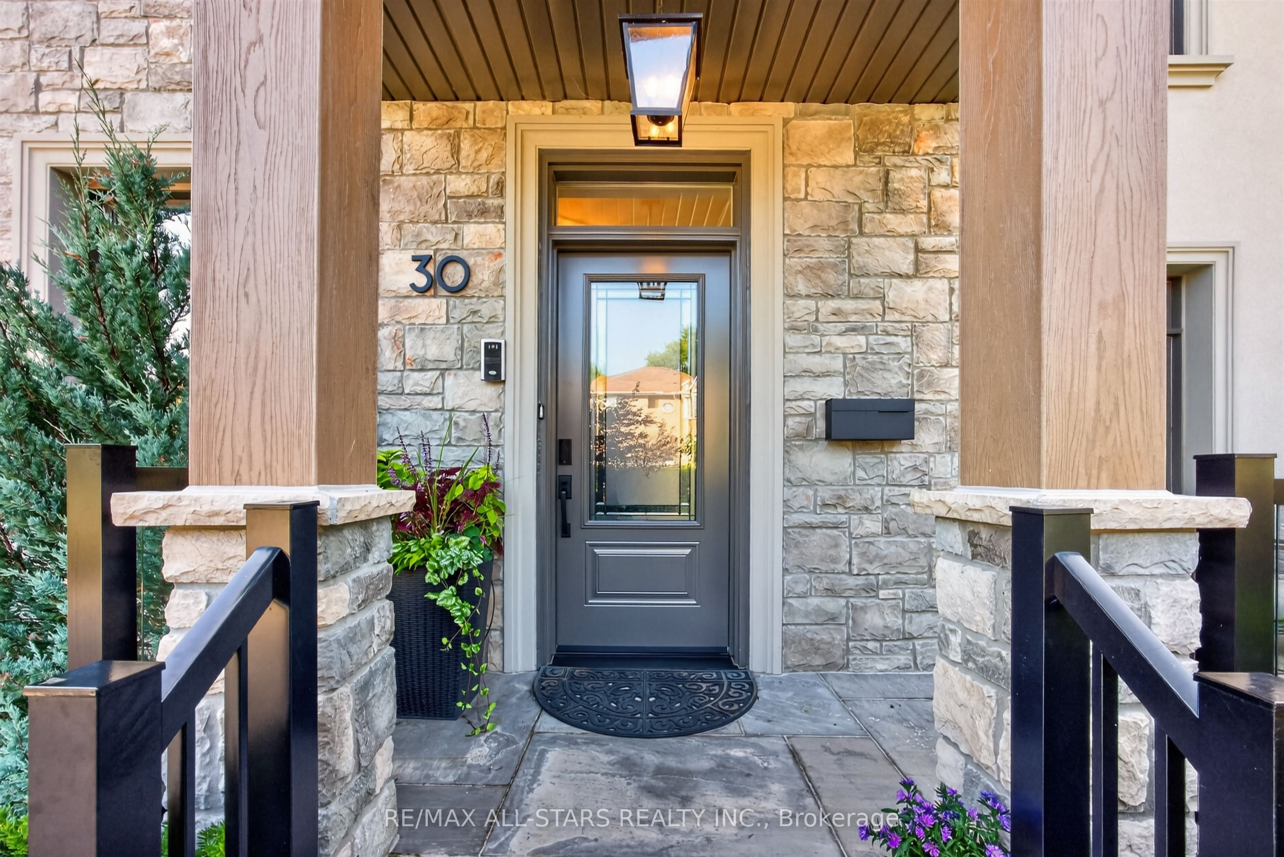 30 St Quentin Avenue, Toronto, ON M1M 2M8 photo 5