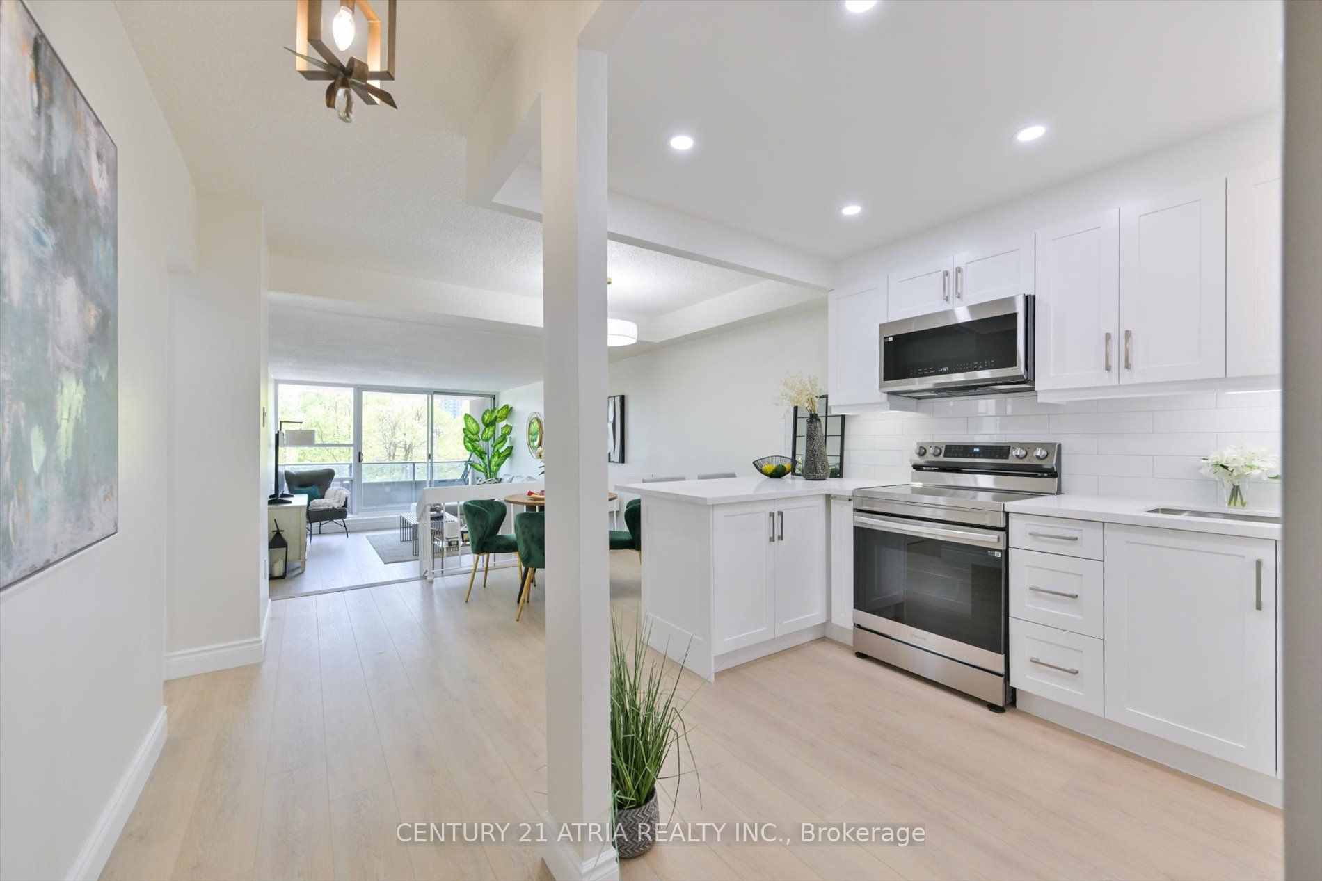 4101 Sheppard Avenue E 207, Toronto, ON M1S 3H3 photo 3