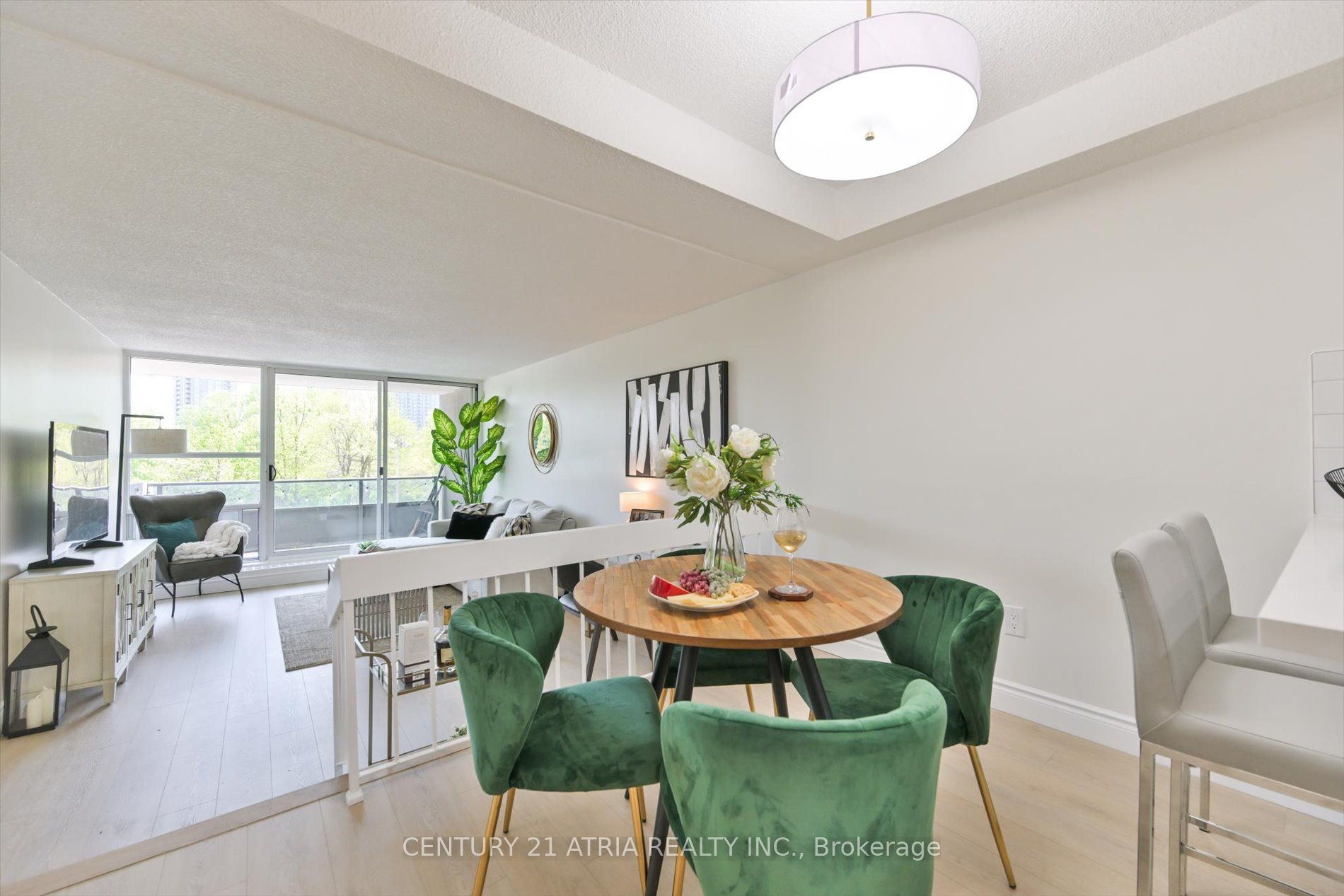 4101 Sheppard Avenue E 207, Toronto, ON M1S 3H3 photo 5