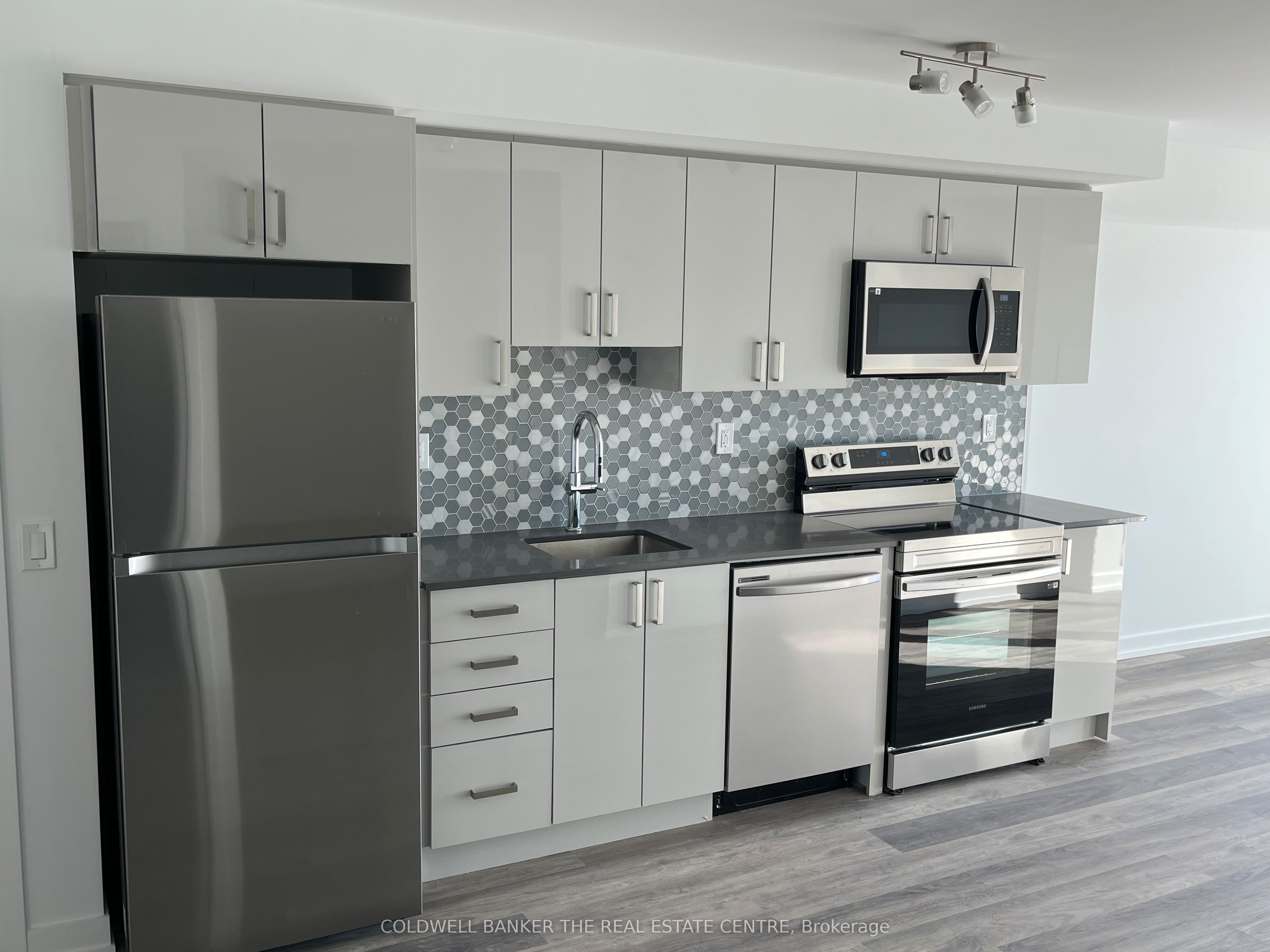 1435 Celebration Drive 1401, Pickering, ON L1W 0C4 photo 3