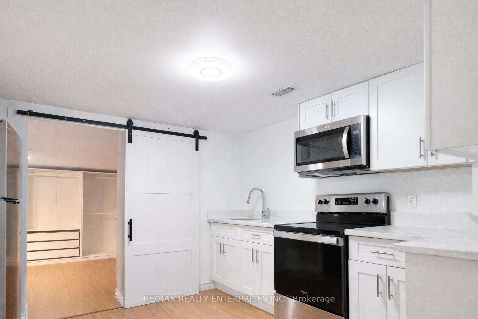 818 Buttonbush Court Lower, Oshawa, ON L1K 2H9 photo 3