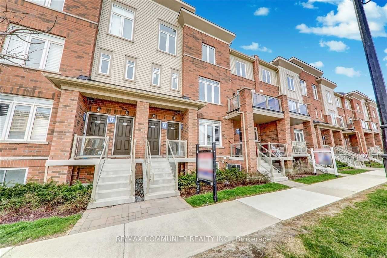 2718 William Jackson Drive, Pickering, ON L1X 0E6 photo 3