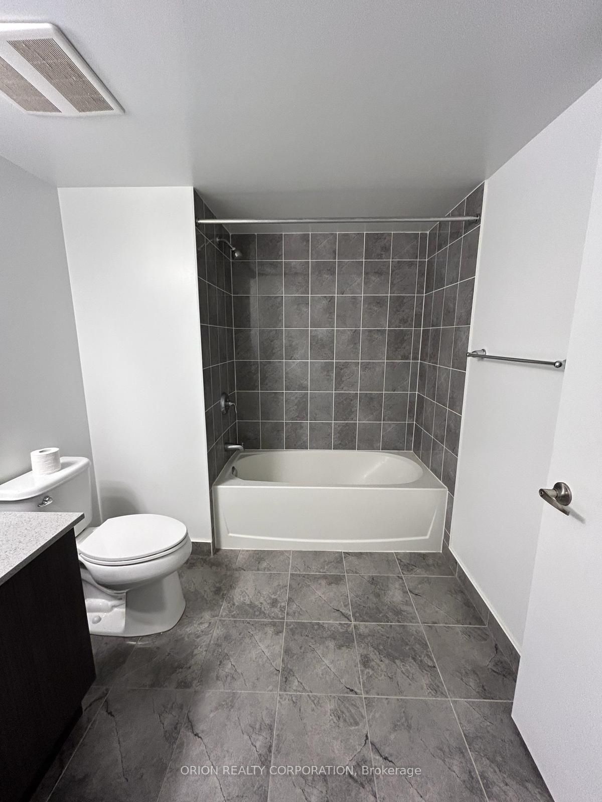 1255 Bayly Street 1006, Pickering, ON L1V 0B6 photo 4
