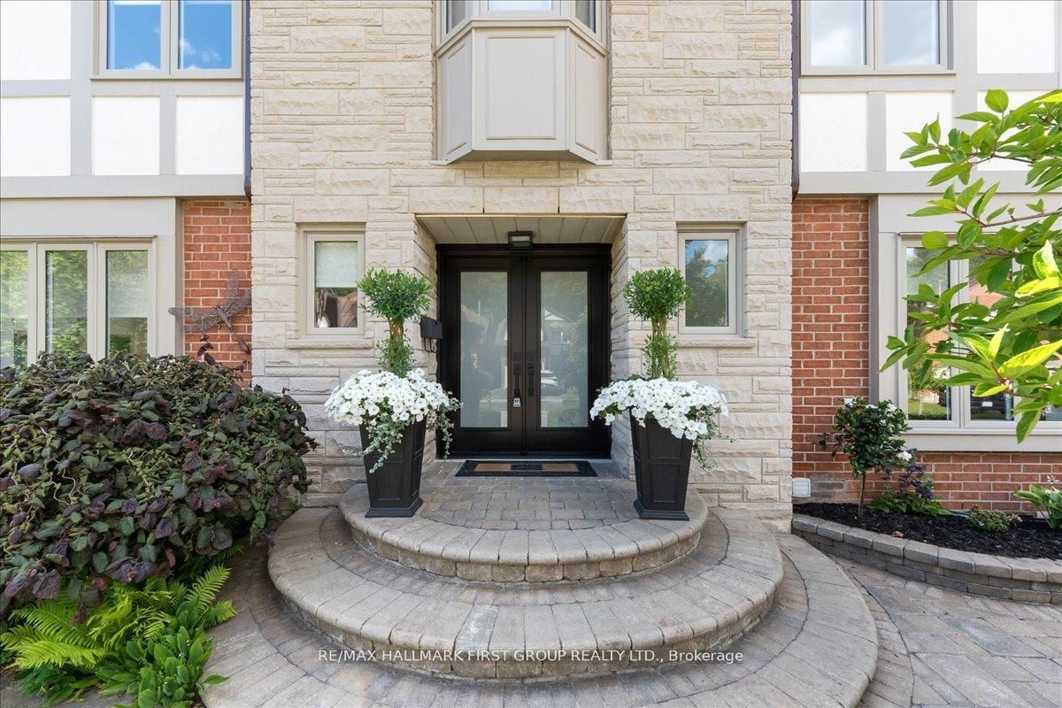 986 Mountcastle Crescent, Pickering, ON L1V 5J3 photo 3