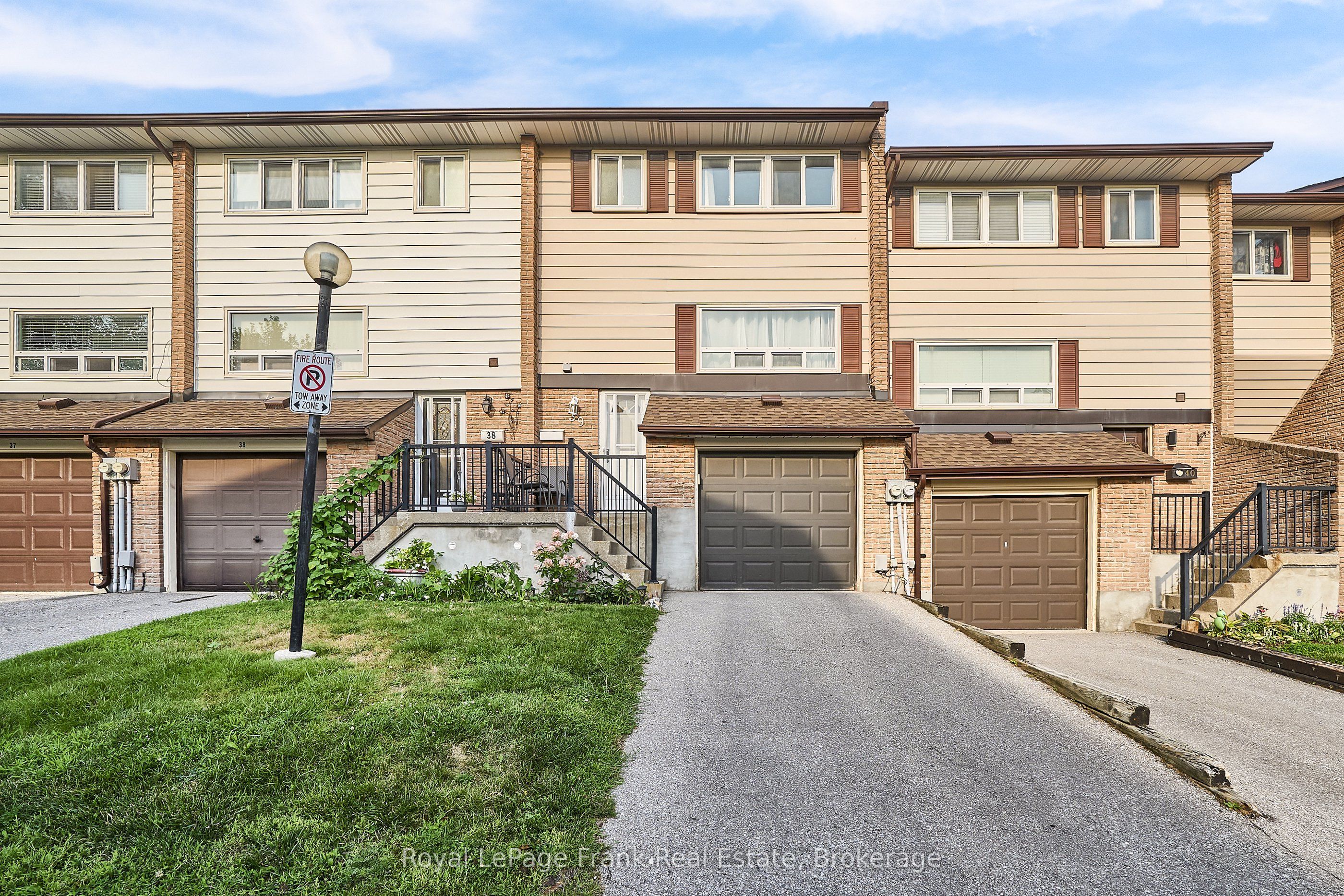 321 Blackthorn Street 39, Oshawa, ON L1K 1L3