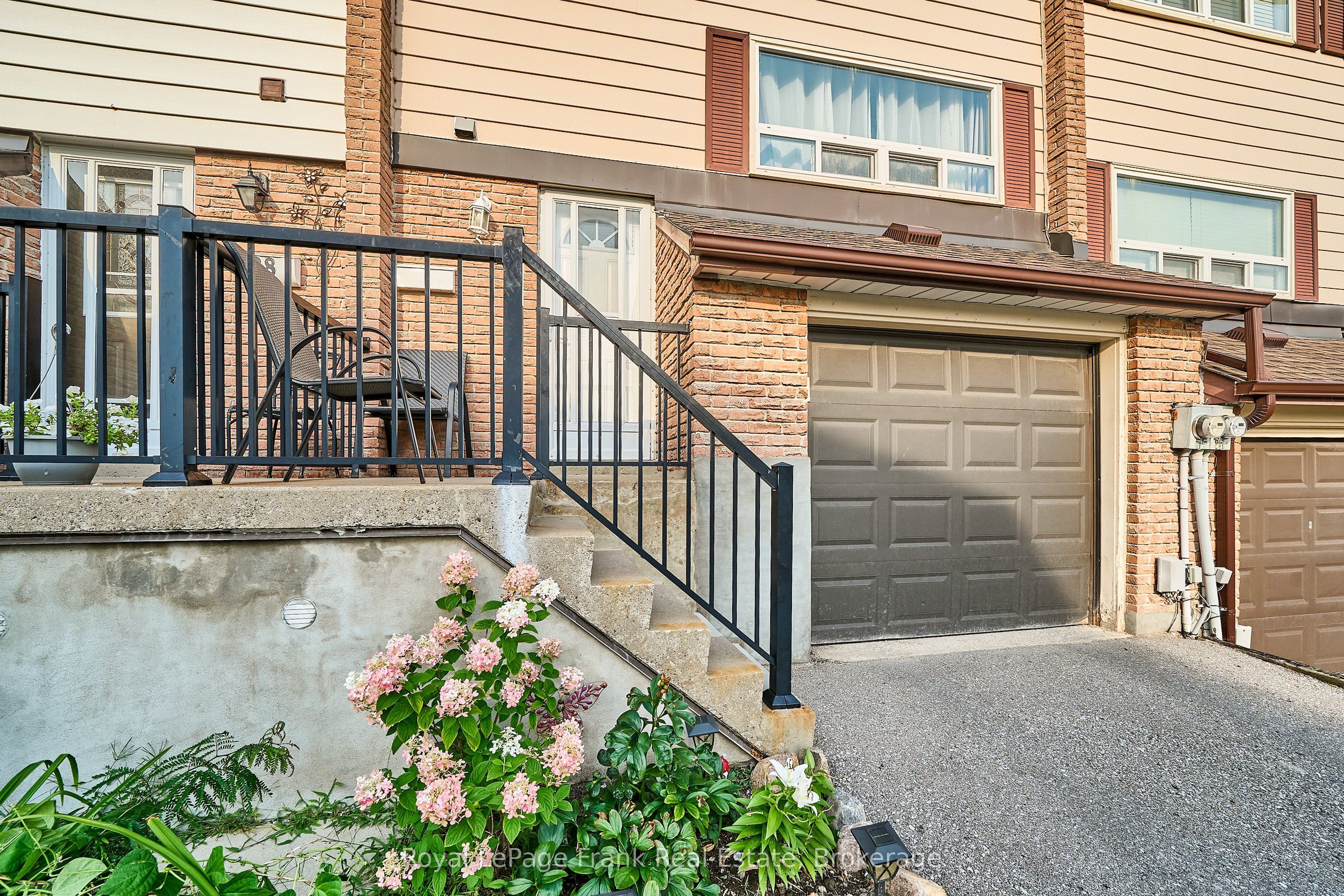 321 Blackthorn Street 39, Oshawa, ON L1K 1L3 photo 2