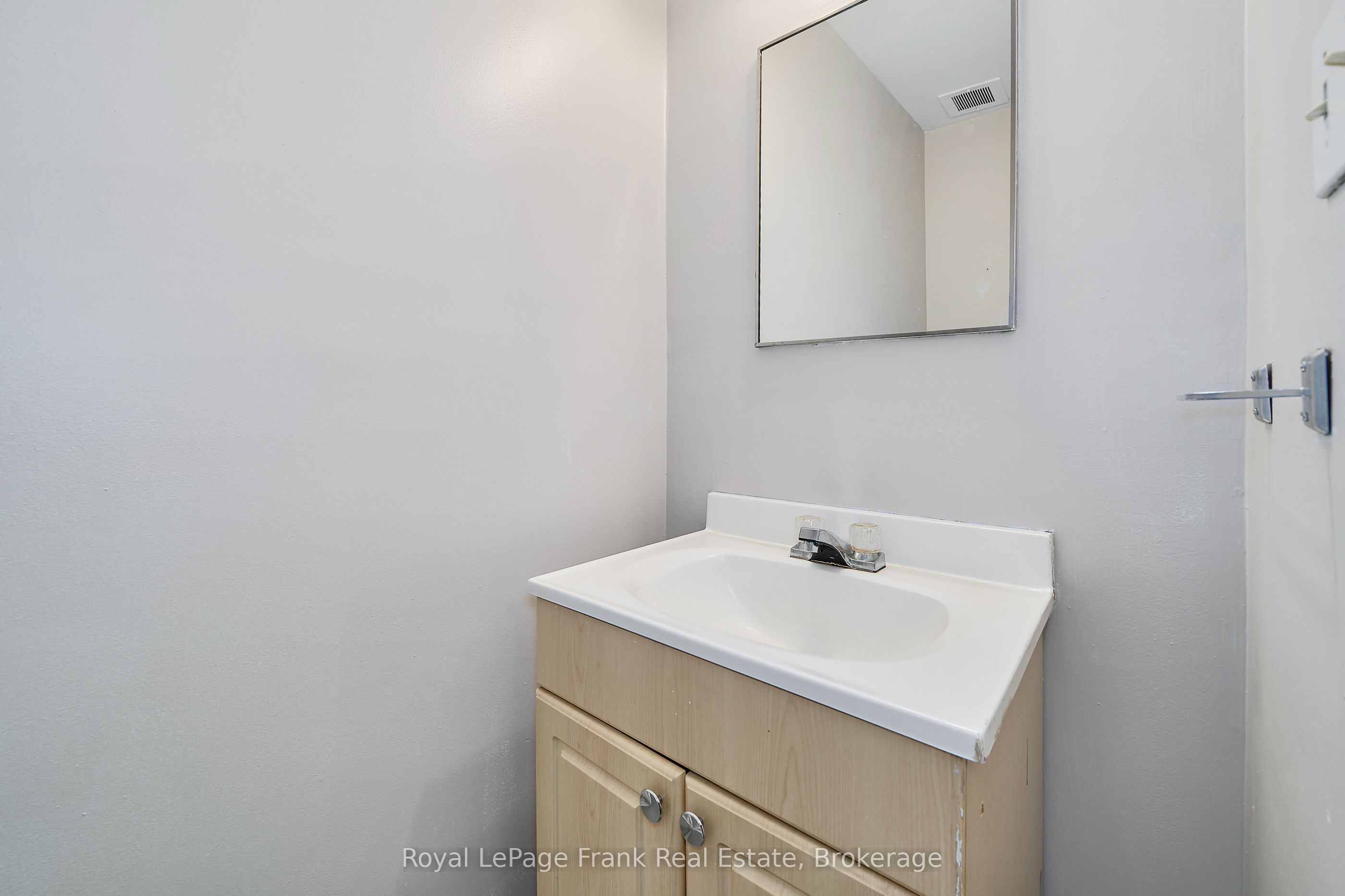 321 Blackthorn Street 39, Oshawa, ON L1K 1L3 photo 4