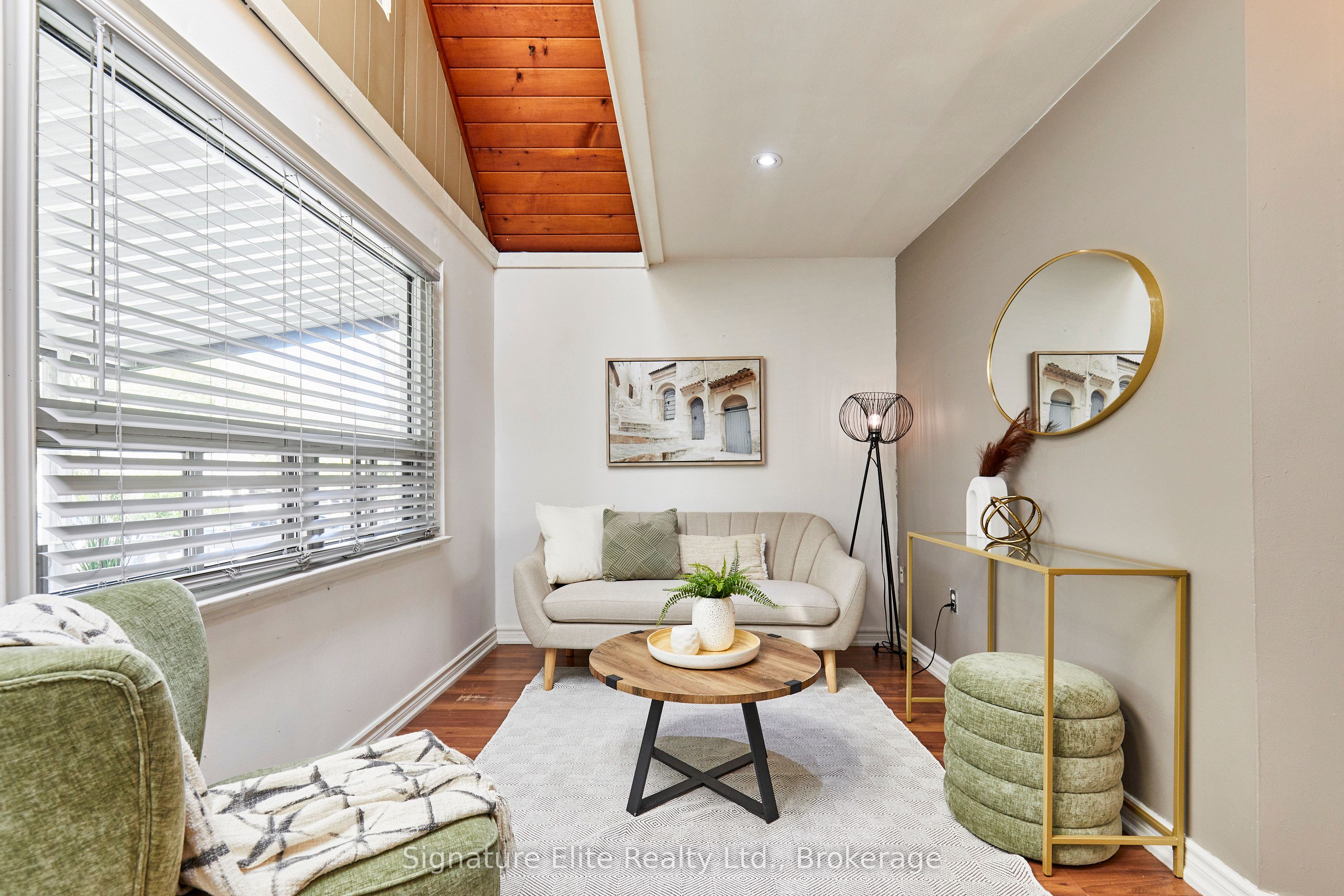 19 Kenworthy Avenue, Toronto, ON M1L 3B1 photo 2