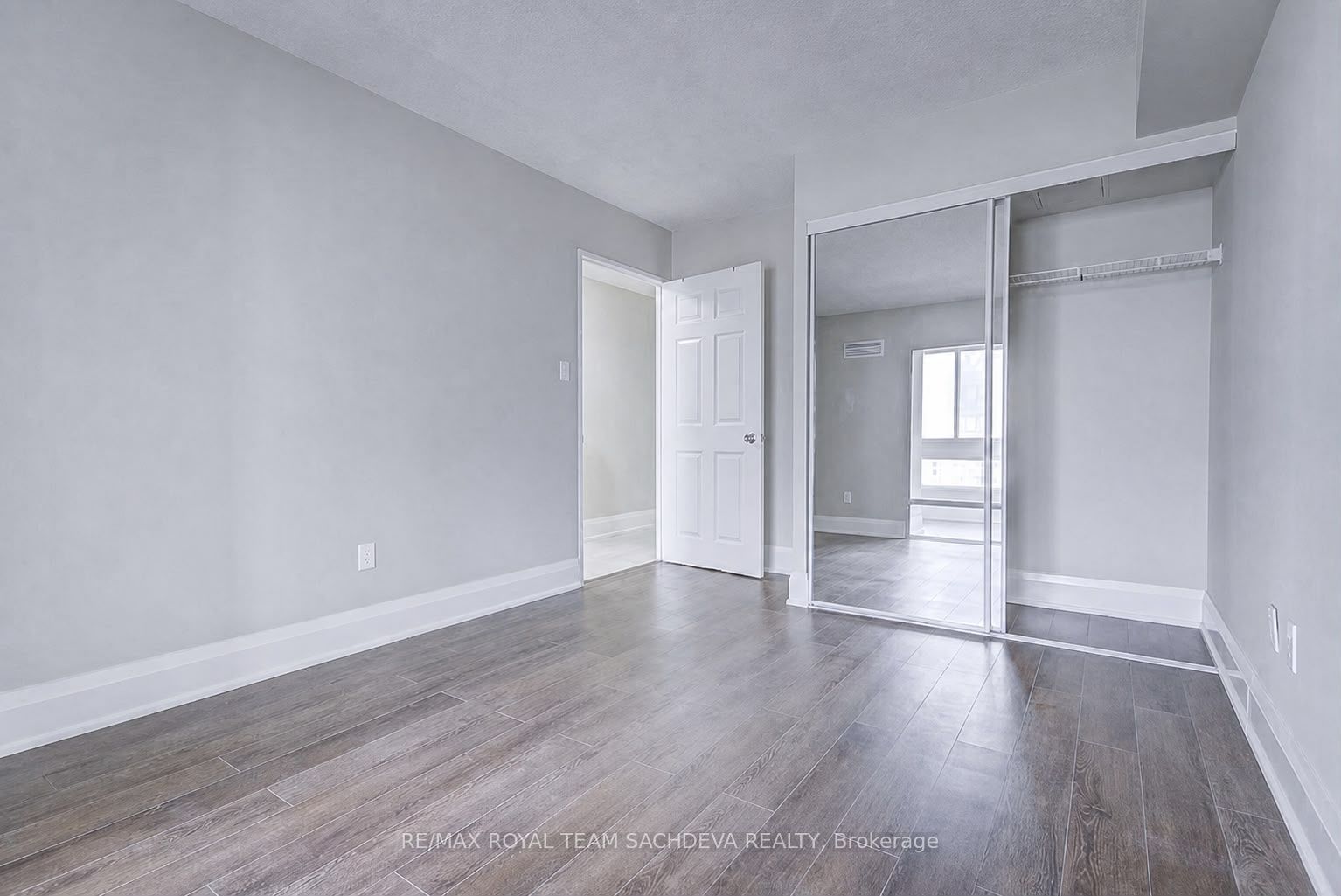 3233 Eglinton Avenue E 1611, Toronto, ON M1J 3N6 photo 5