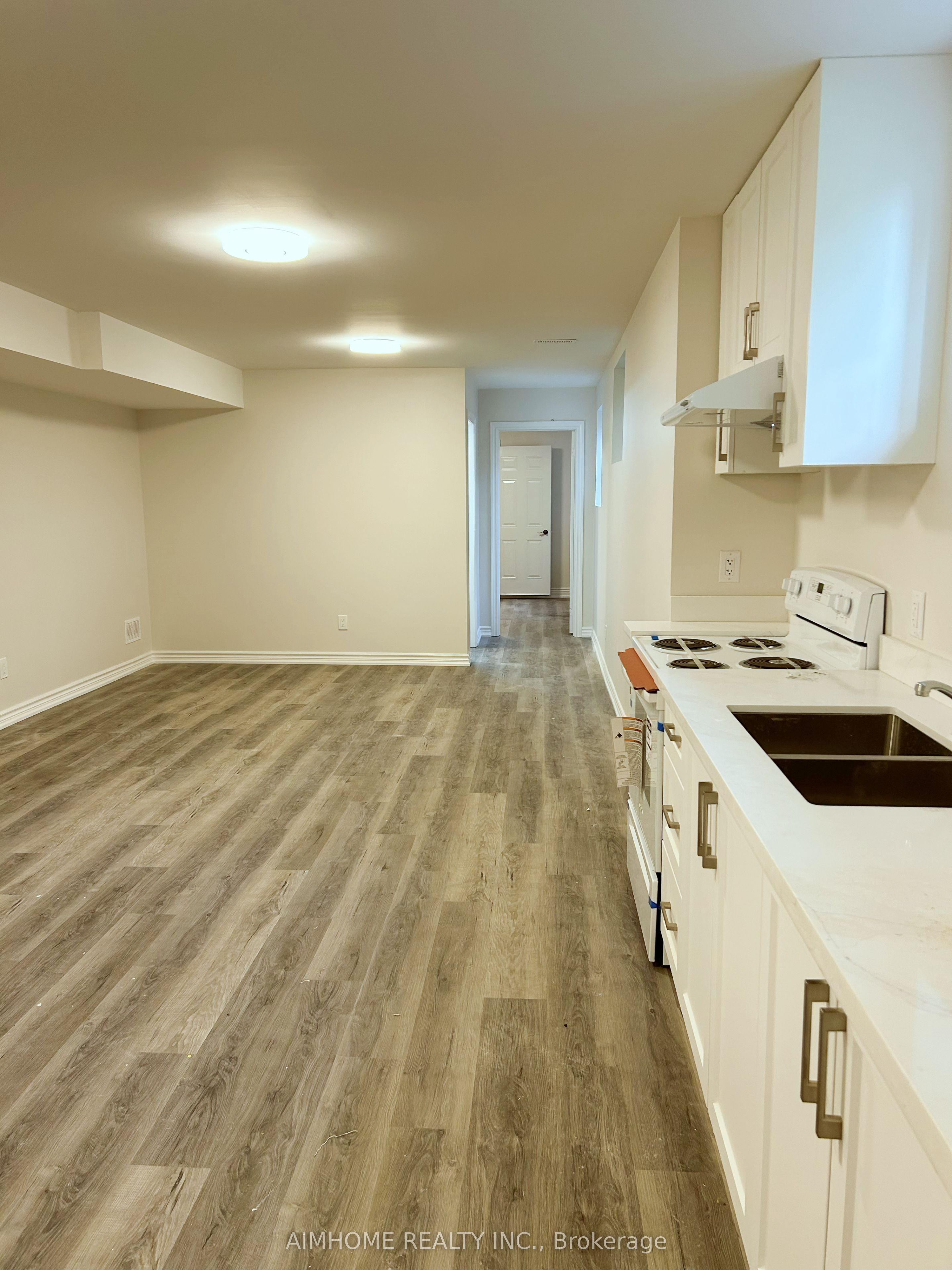 27 Maple Edge Lane LegBsmt, Whitby, ON L1R 2N1 photo 3