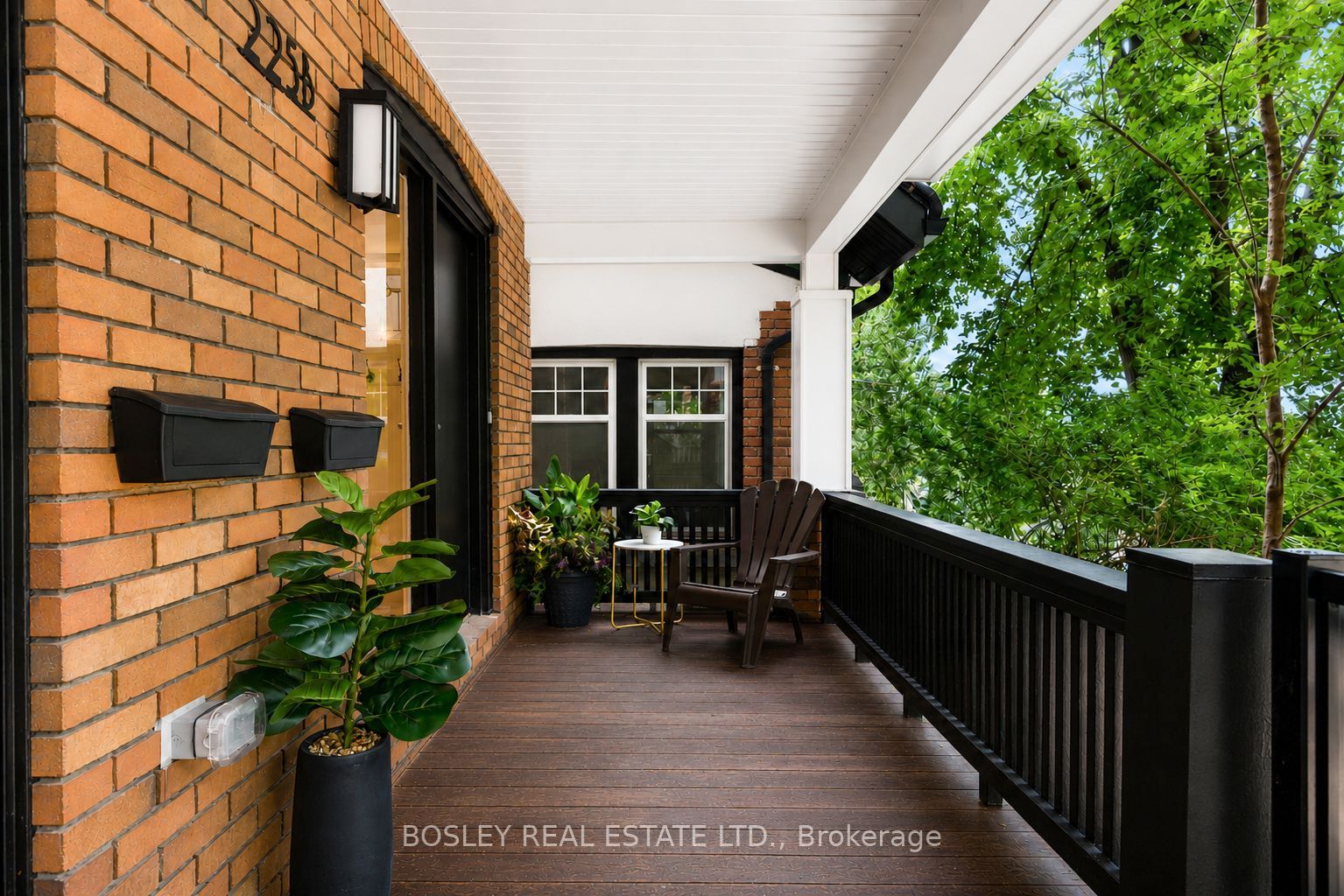 225 Gainsborough Road B, Toronto, ON M4L 3C7 photo 2