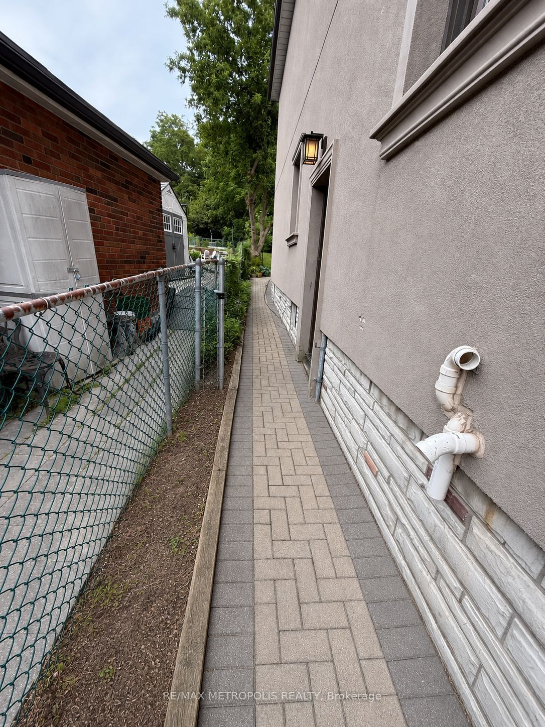 57 Midland Avenue, Toronto, ON M1N 3Z8