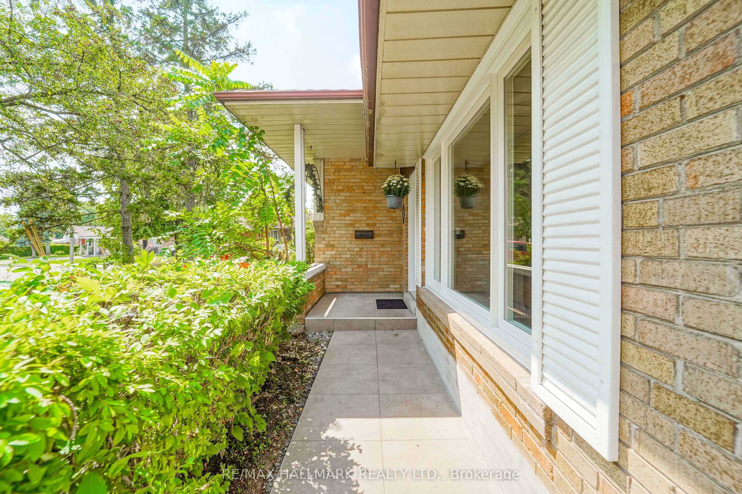 54 Charlemont Crescent, Toronto, ON M1T 1M4 photo 4