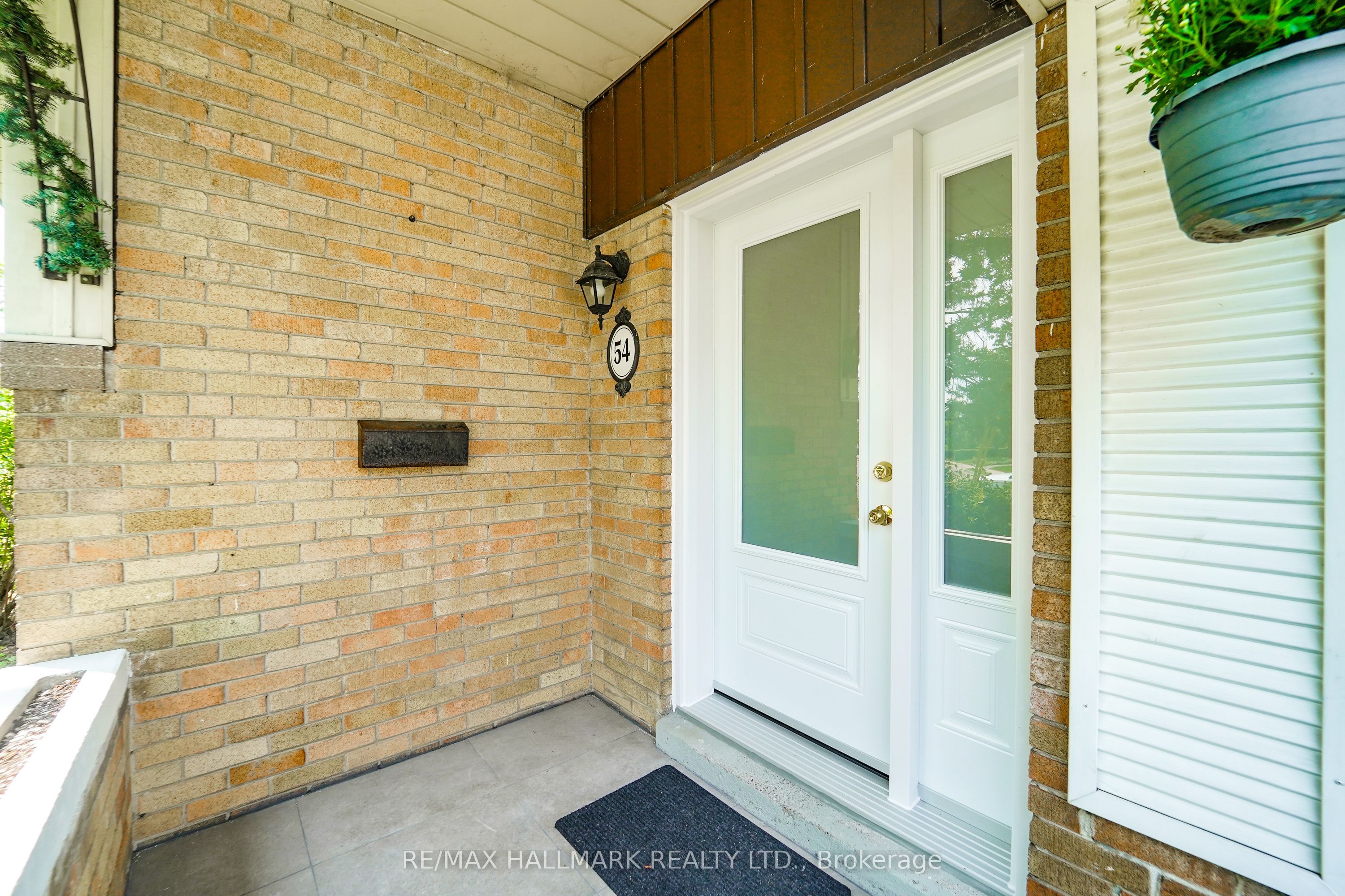 54 Charlemont Crescent, Toronto, ON M1T 1M4 photo 5