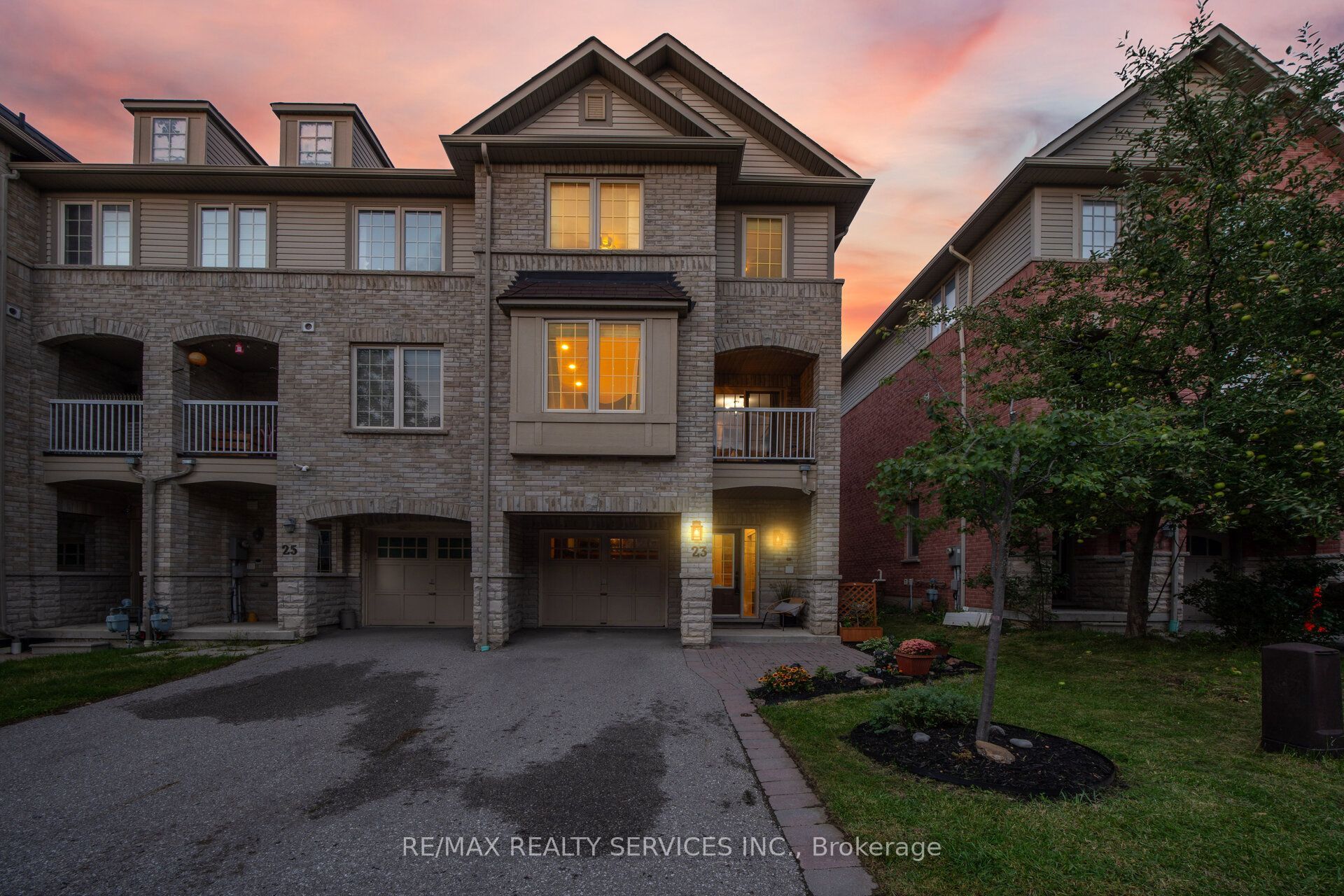 23 Clowes Street, Ajax, ON L1Z 0K9 photo 3