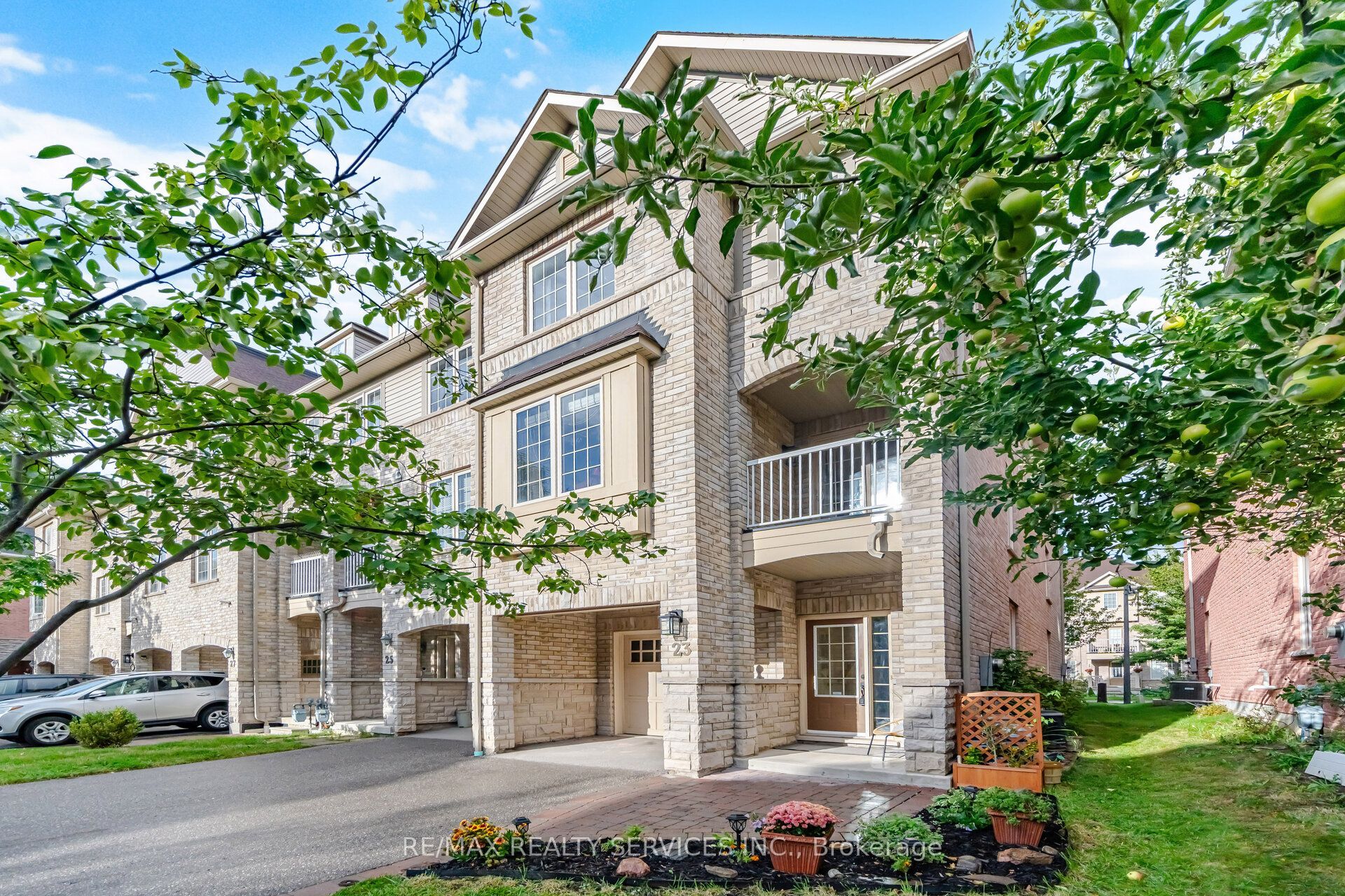23 Clowes Street, Ajax, ON L1Z 0K9 photo 4