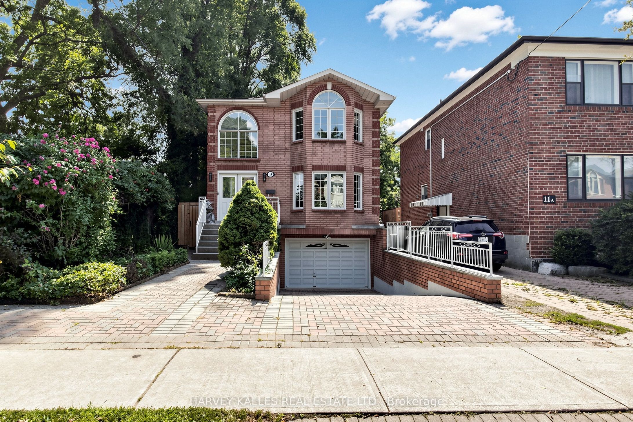 15 Woodville Avenue, Toronto, ON M4K 2J5 photo 2