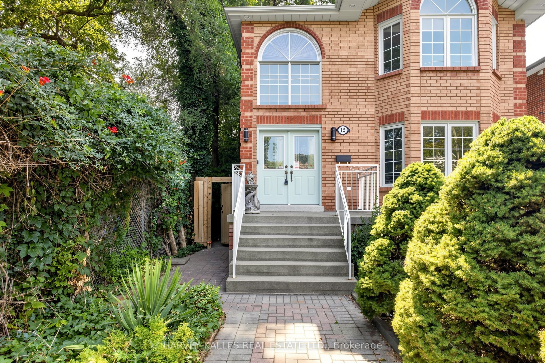 15 Woodville Avenue, Toronto, ON M4K 2J5 photo 4