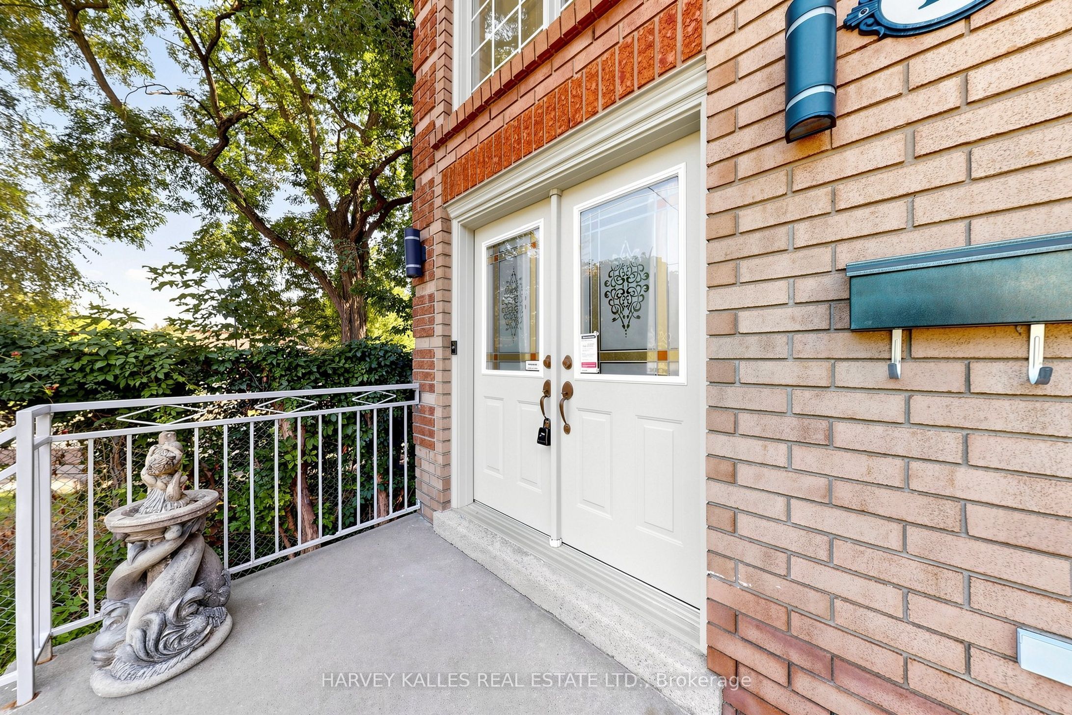 15 Woodville Avenue, Toronto, ON M4K 2J5 photo 5