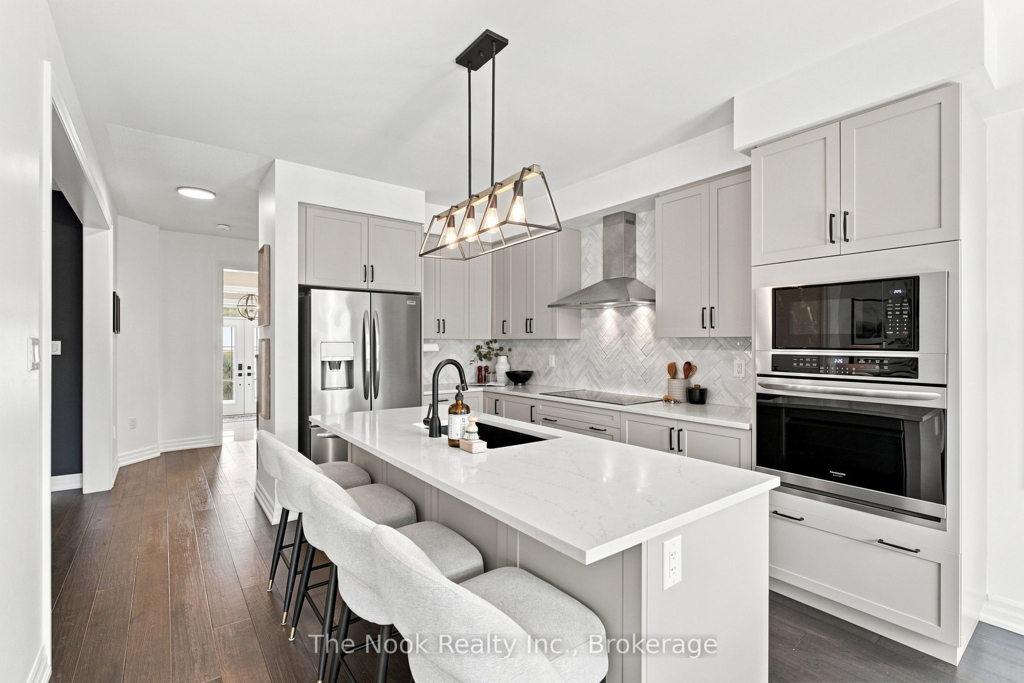 100 Woolacott Lane, Clarington, ON L1C 7H1 photo 5