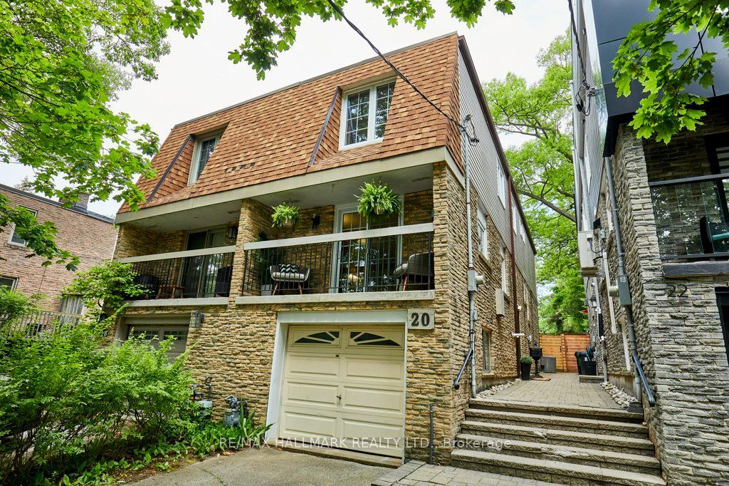 20 Pine Avenue, Toronto, ON M4E 1L8