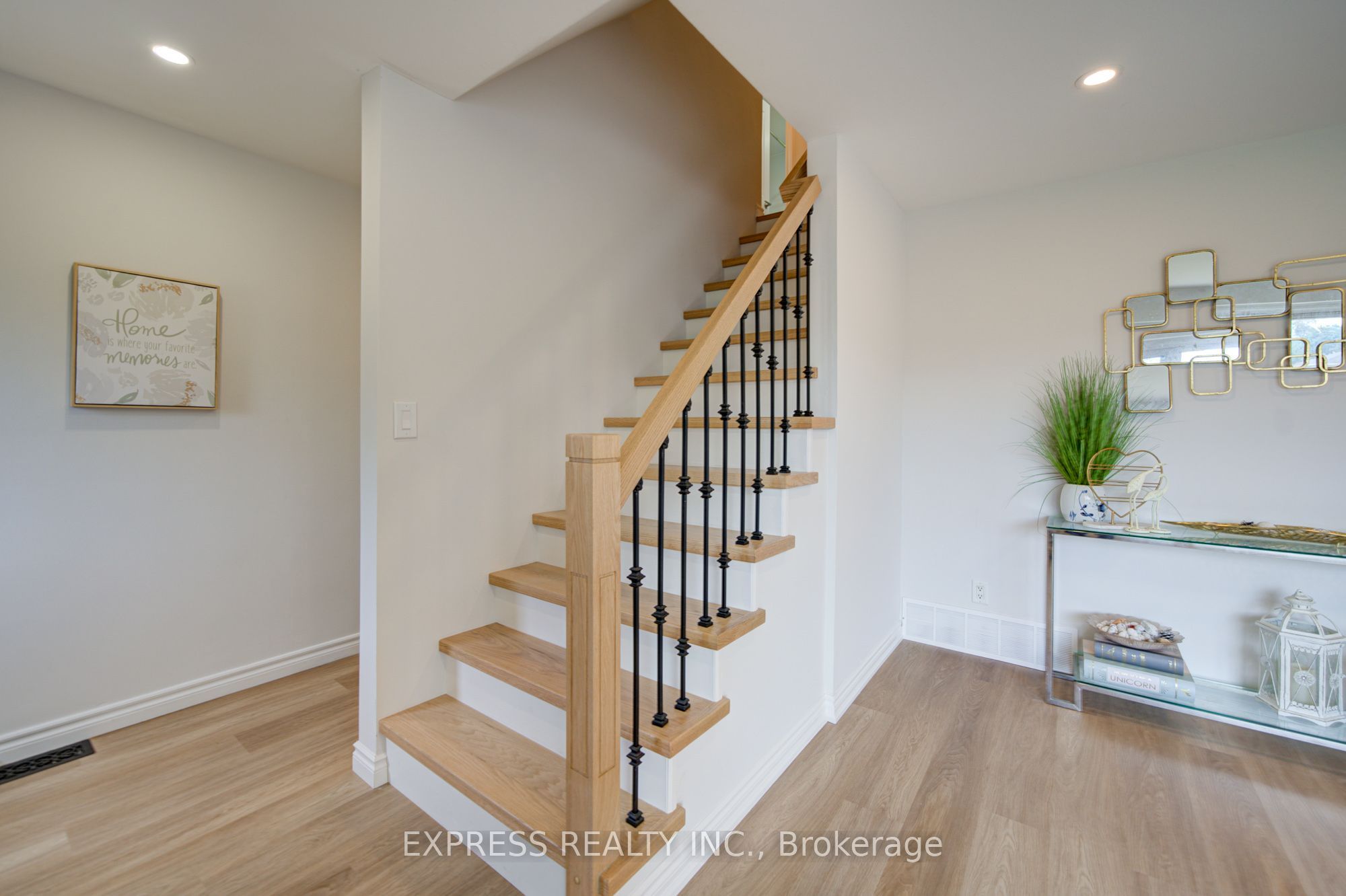 1162 Somerville Street, Oshawa, ON L1G 4K5 photo 3