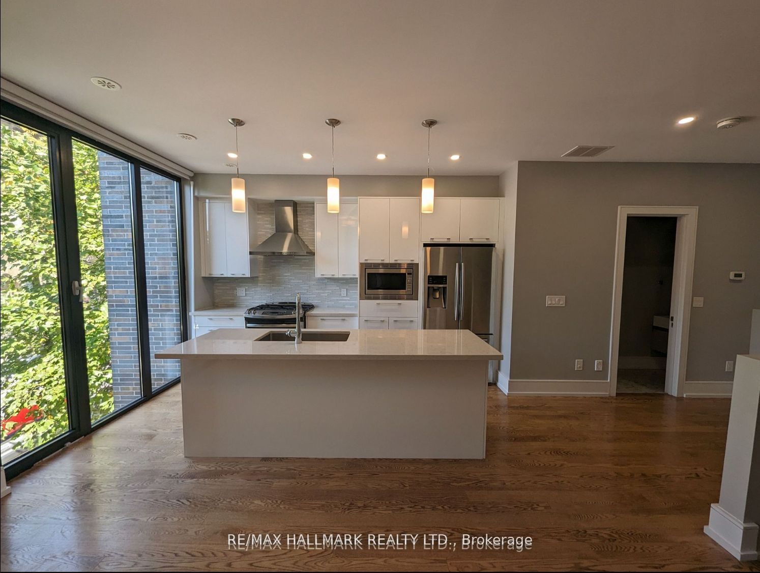 75 Saulter Street, Toronto, ON M4M 2H8
