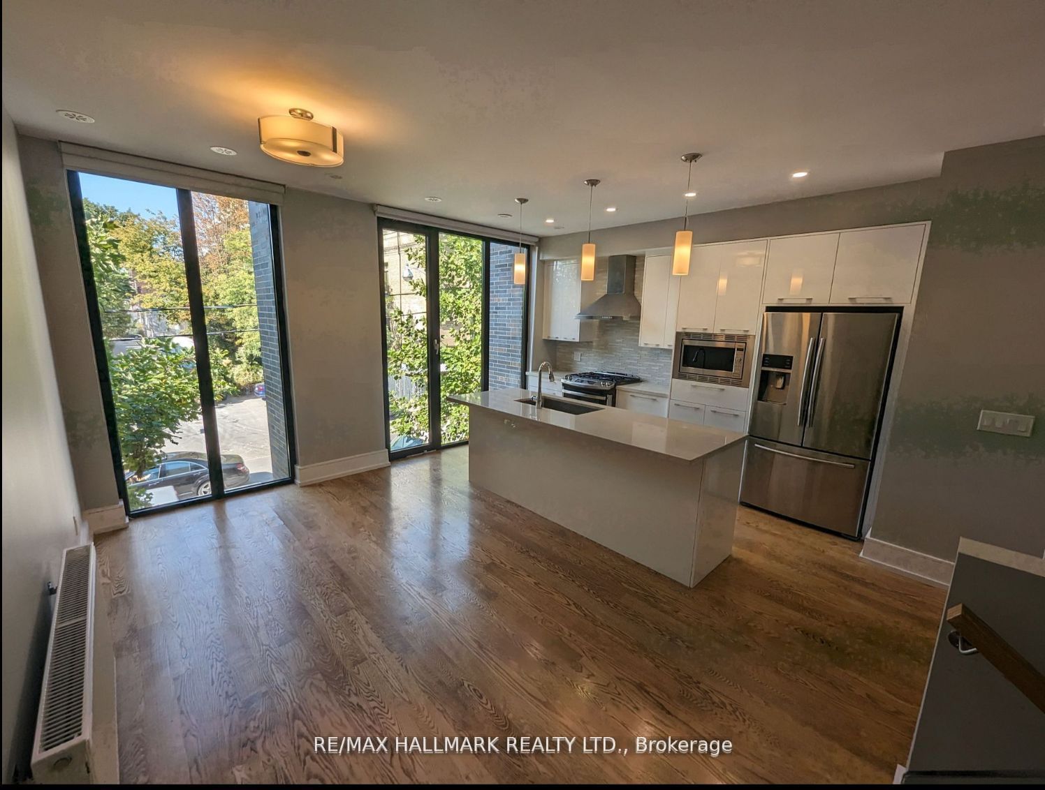 75 Saulter Street, Toronto, ON M4M 2H8 photo 2