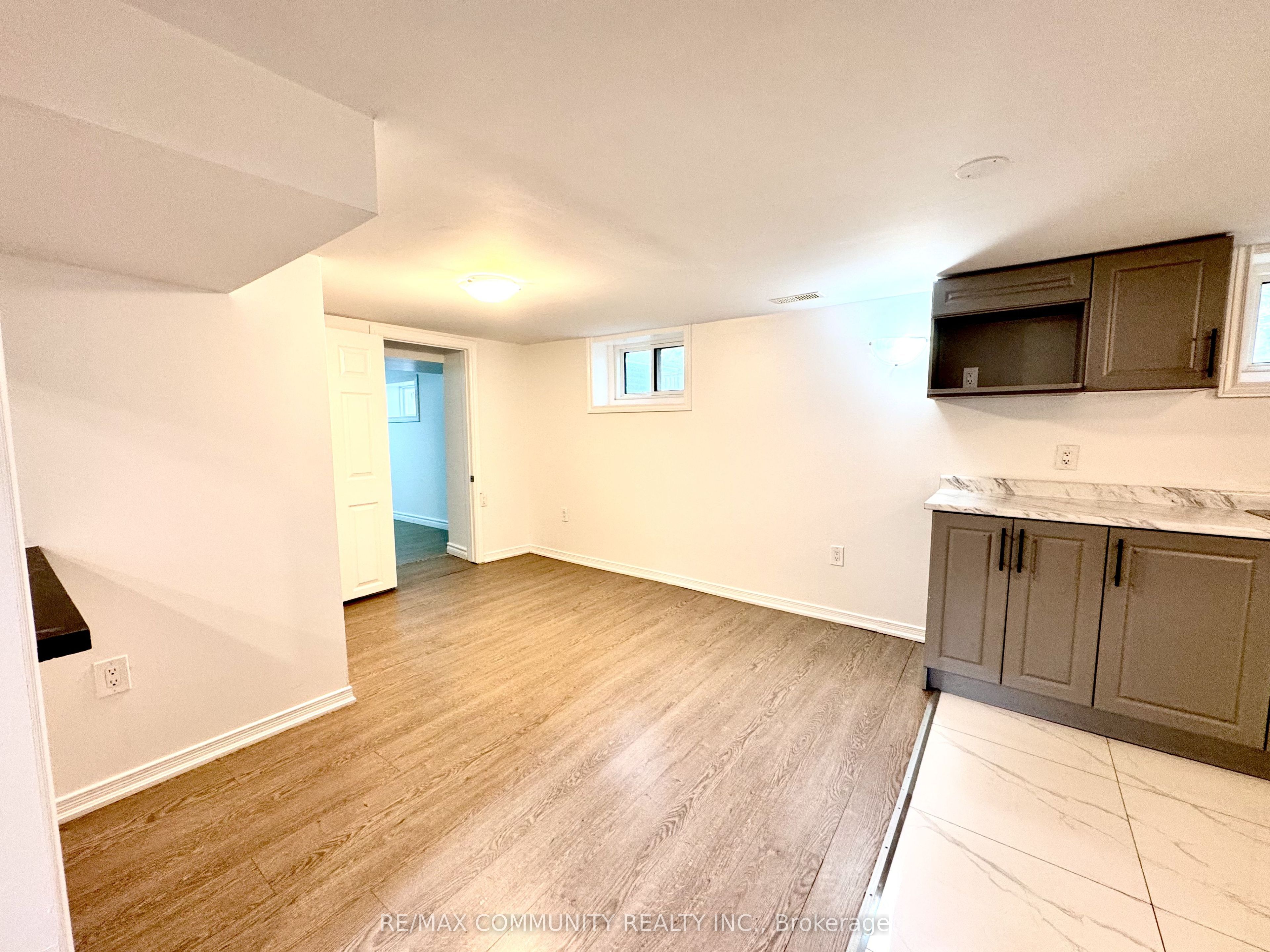 426 Perry Street Basement, Whitby, ON L1N 4C3 photo 4