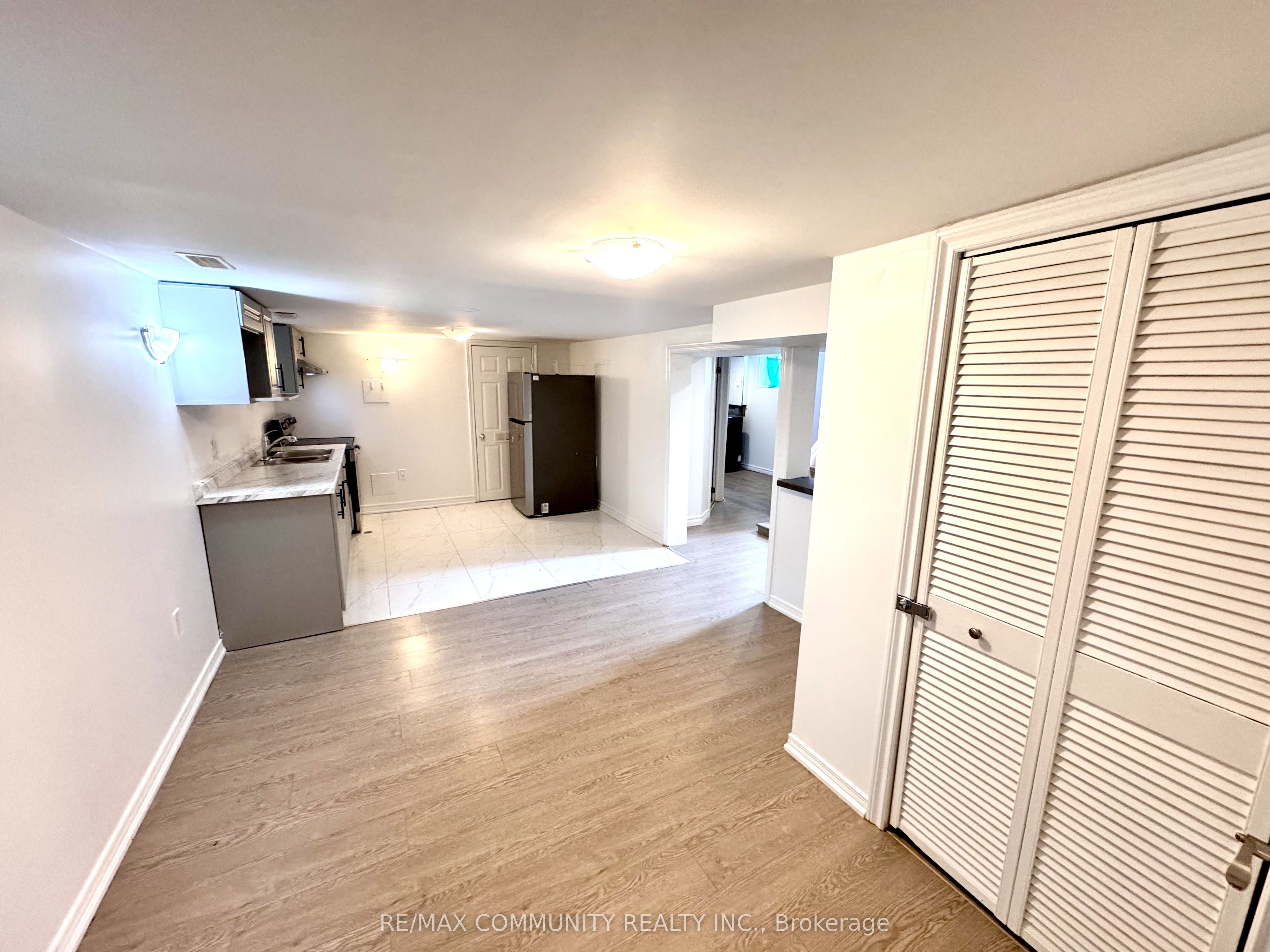 426 Perry Street Basement, Whitby, ON L1N 4C3 photo 5