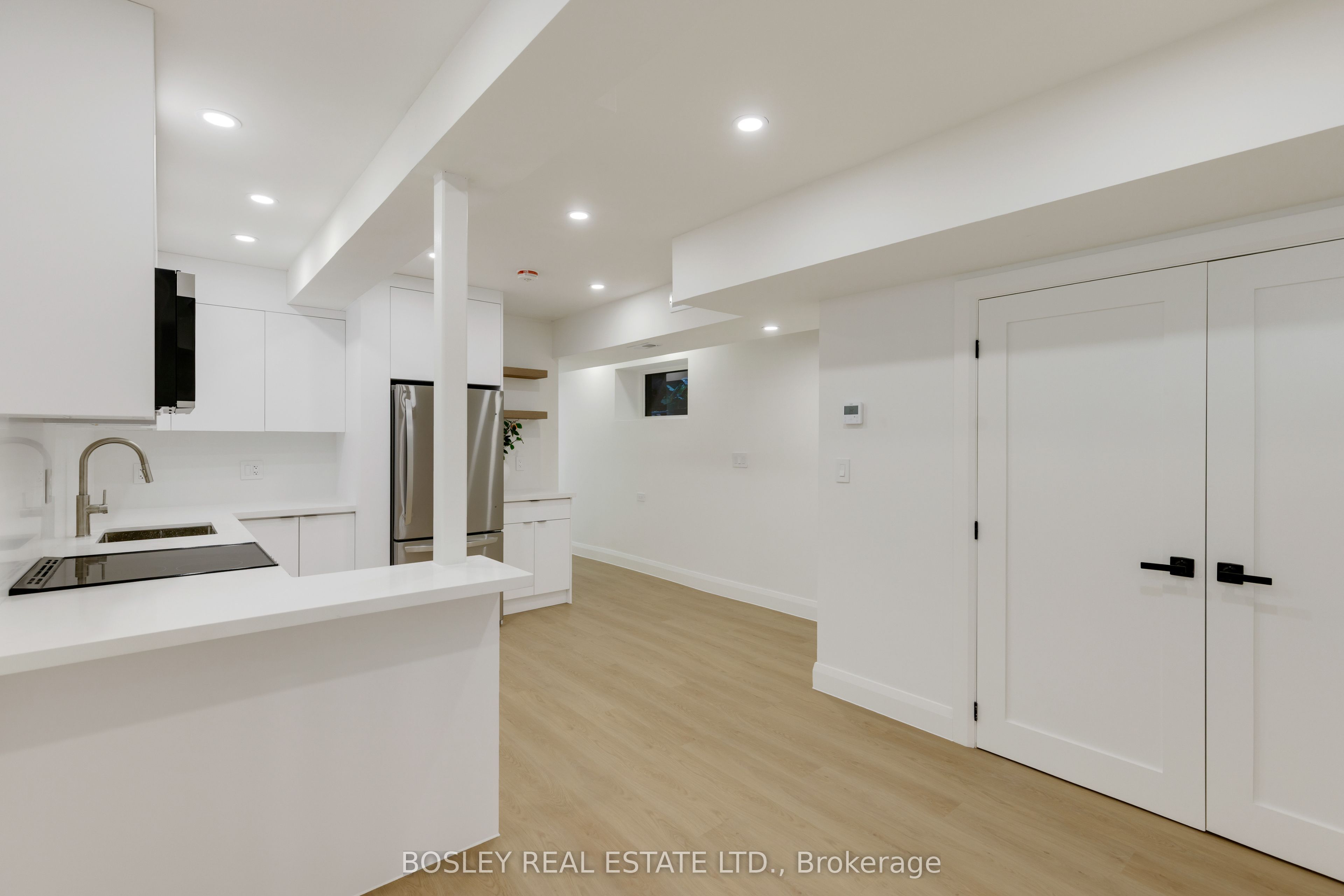 225 Gainsborough Road C, Toronto, ON M4L 3C7 photo 5