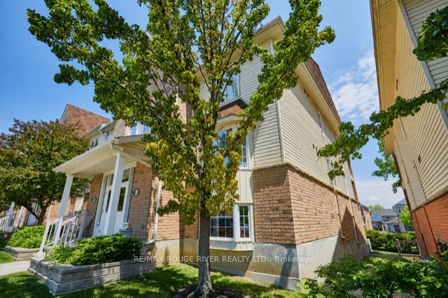 92 Petra Way 3, Whitby, ON L1R 0A3