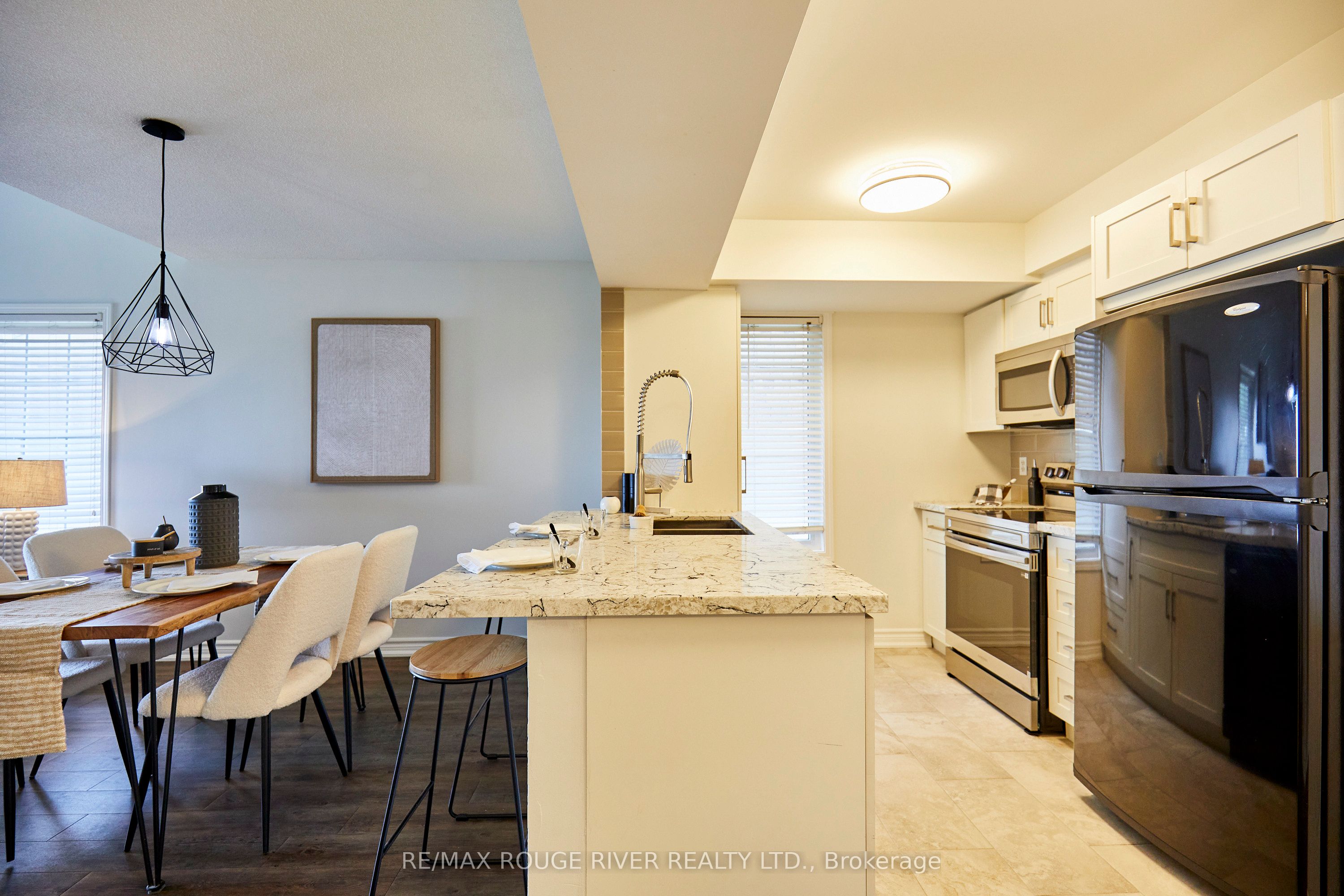 92 Petra Way 3, Whitby, ON L1R 0A3 photo 4