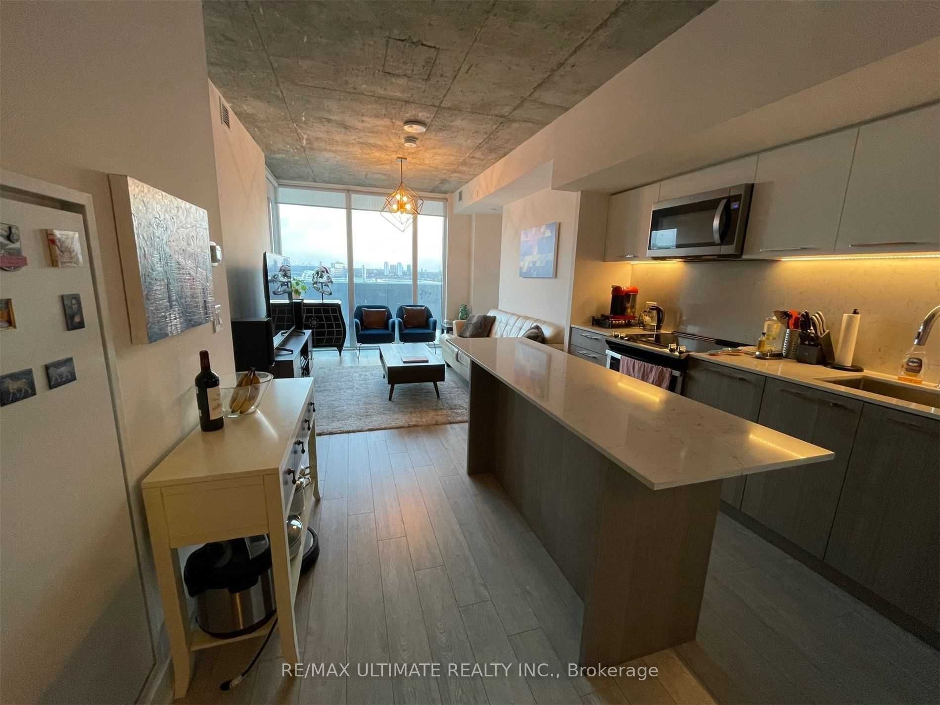 15 Baseball Place 1701, Toronto, ON M4M 0E6 photo 2