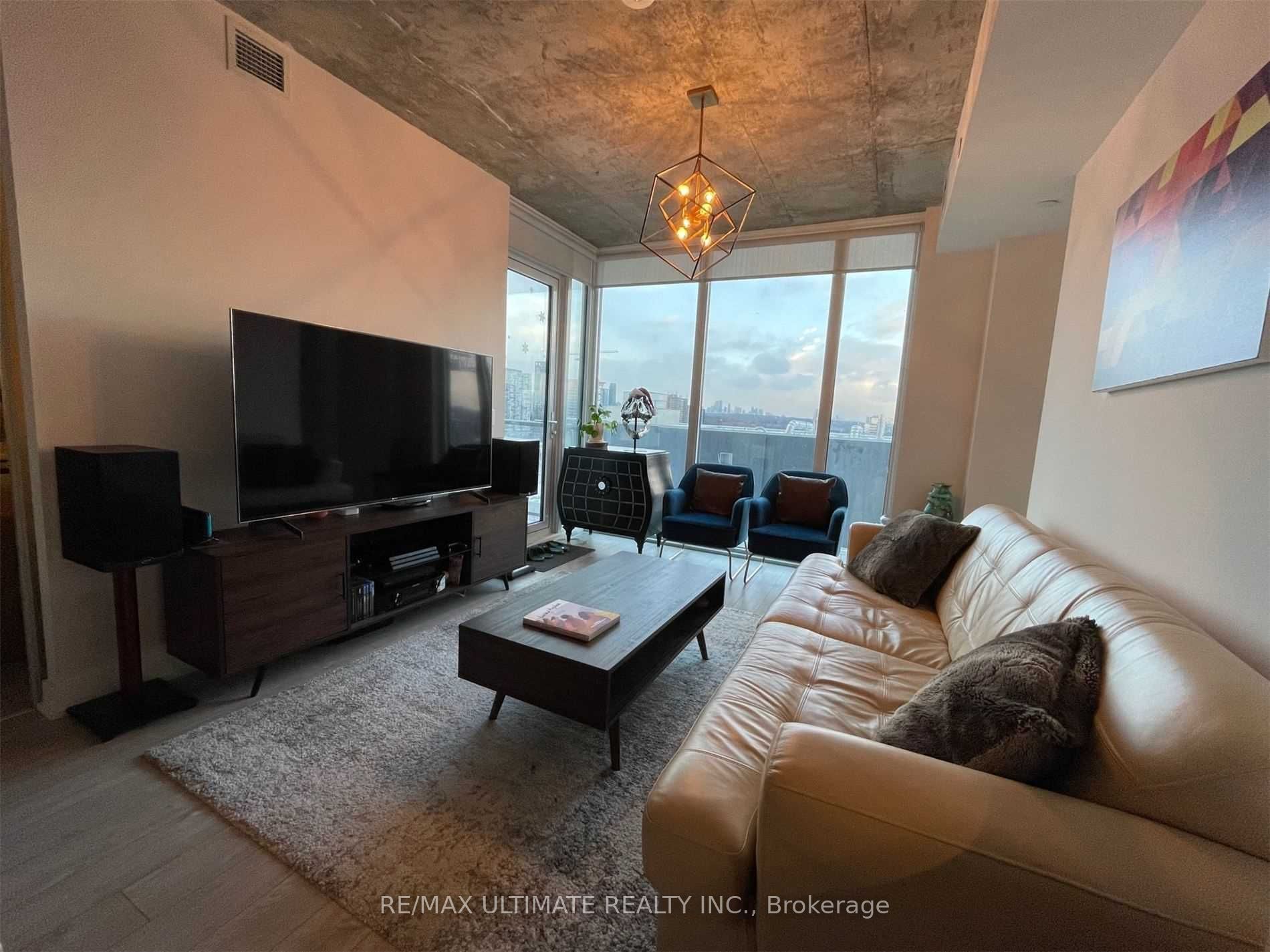 15 Baseball Place 1701, Toronto, ON M4M 0E6 photo 5