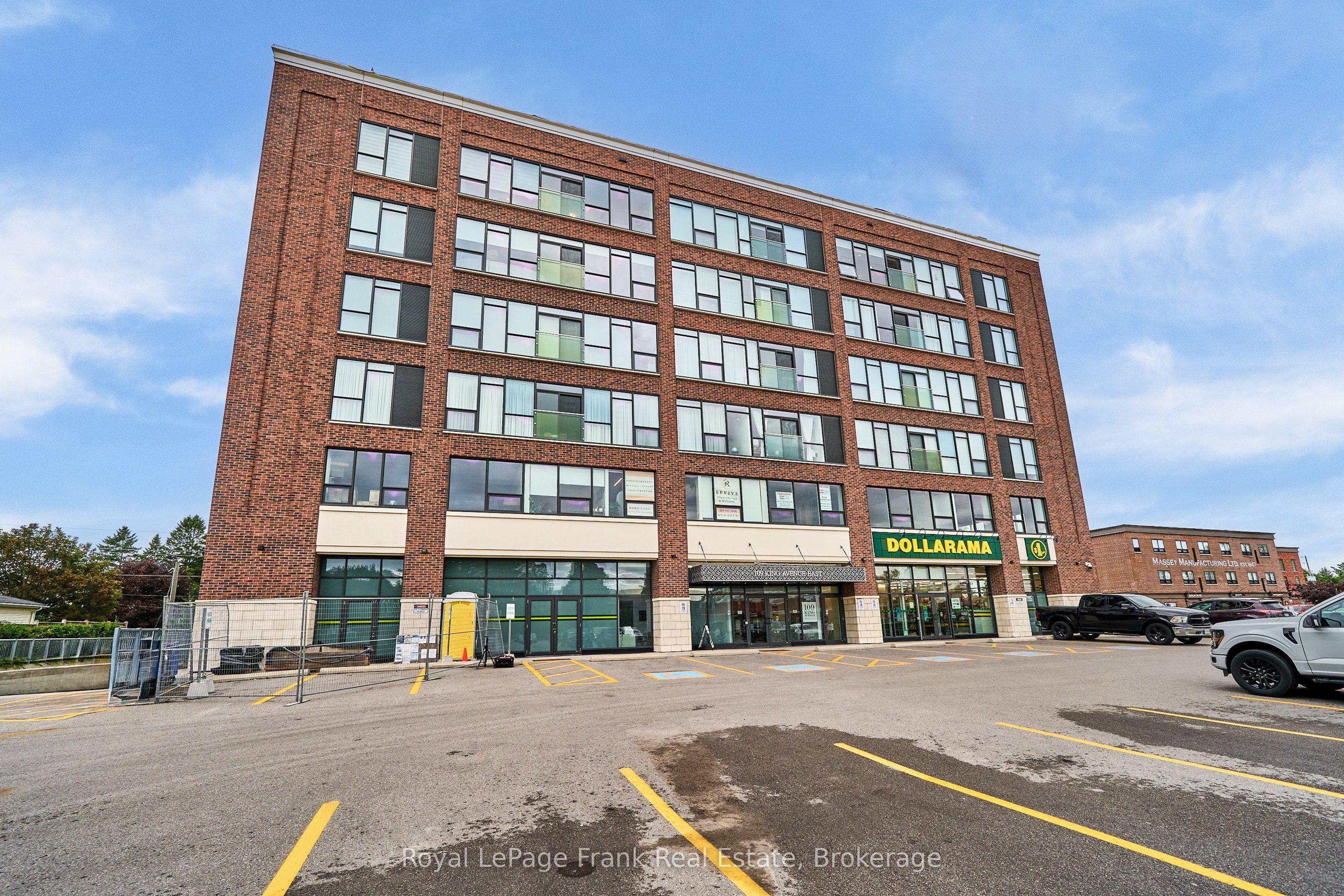 109 King Avenue W 610, Clarington, ON L1B 1H3 photo 3