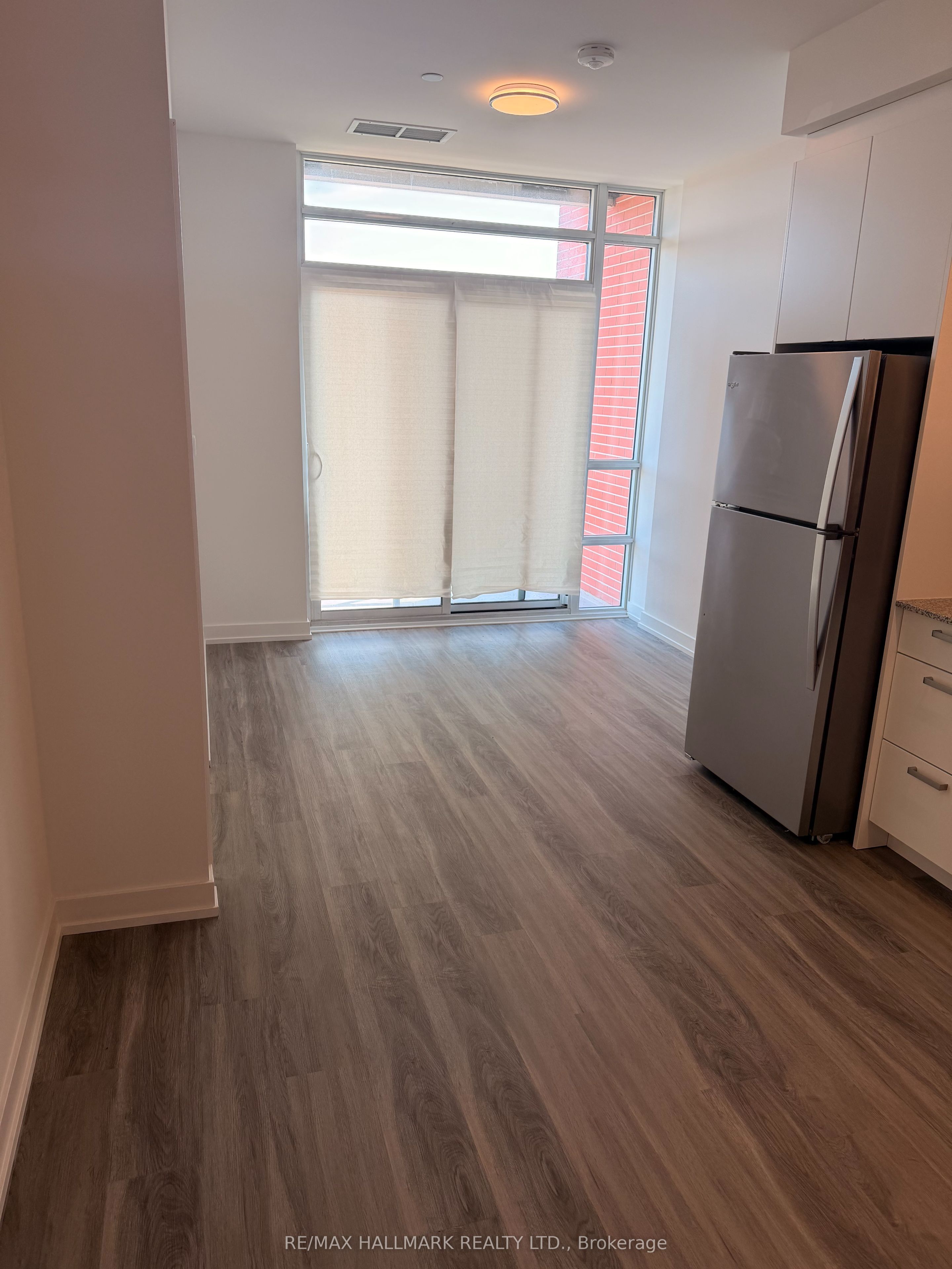 1010 Dundas Street E 517, Whitby, ON L1N 0L6 photo 5