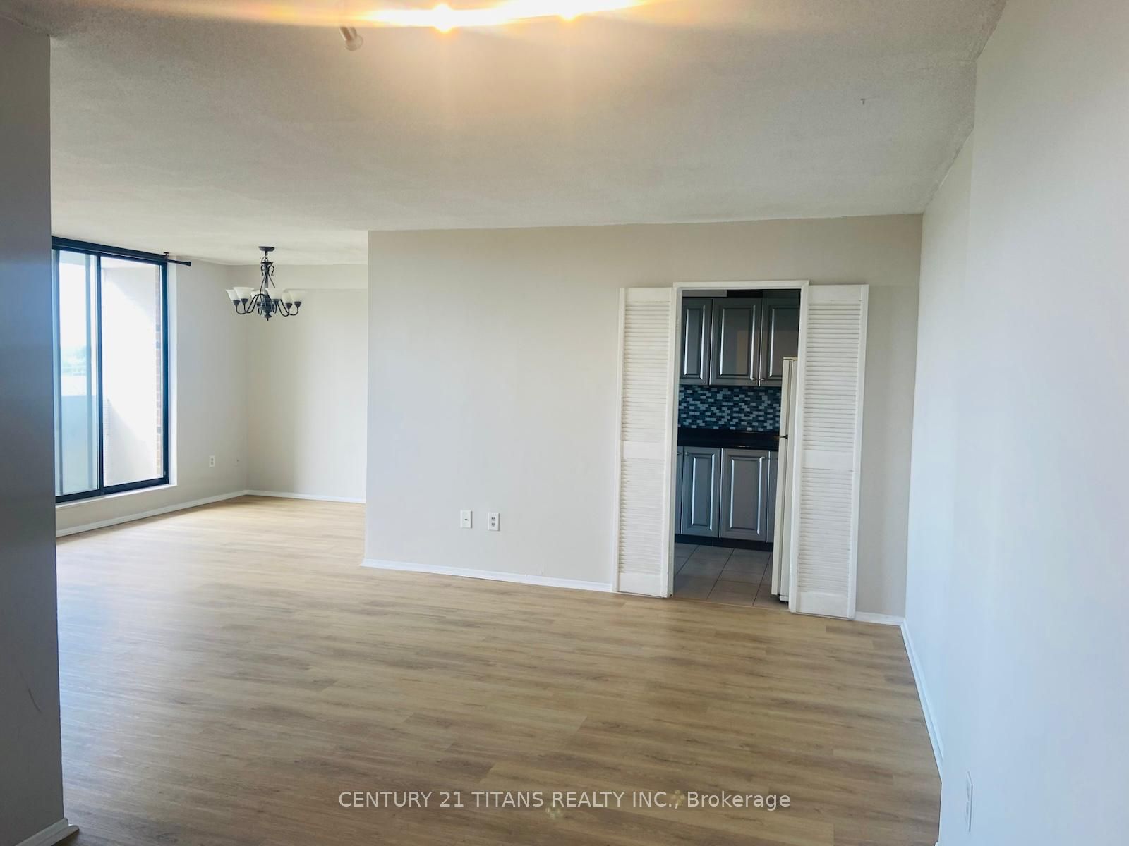 301 Prudential Drive 907, Toronto, ON M1P 4V3 photo 2