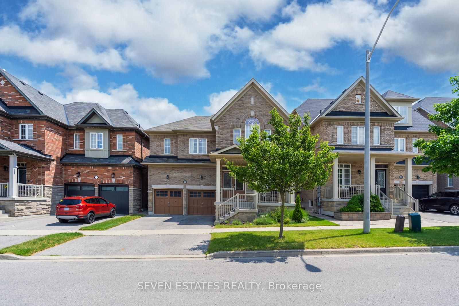 30 Sheldon Drive, Ajax, ON L1T 0L9 photo 2