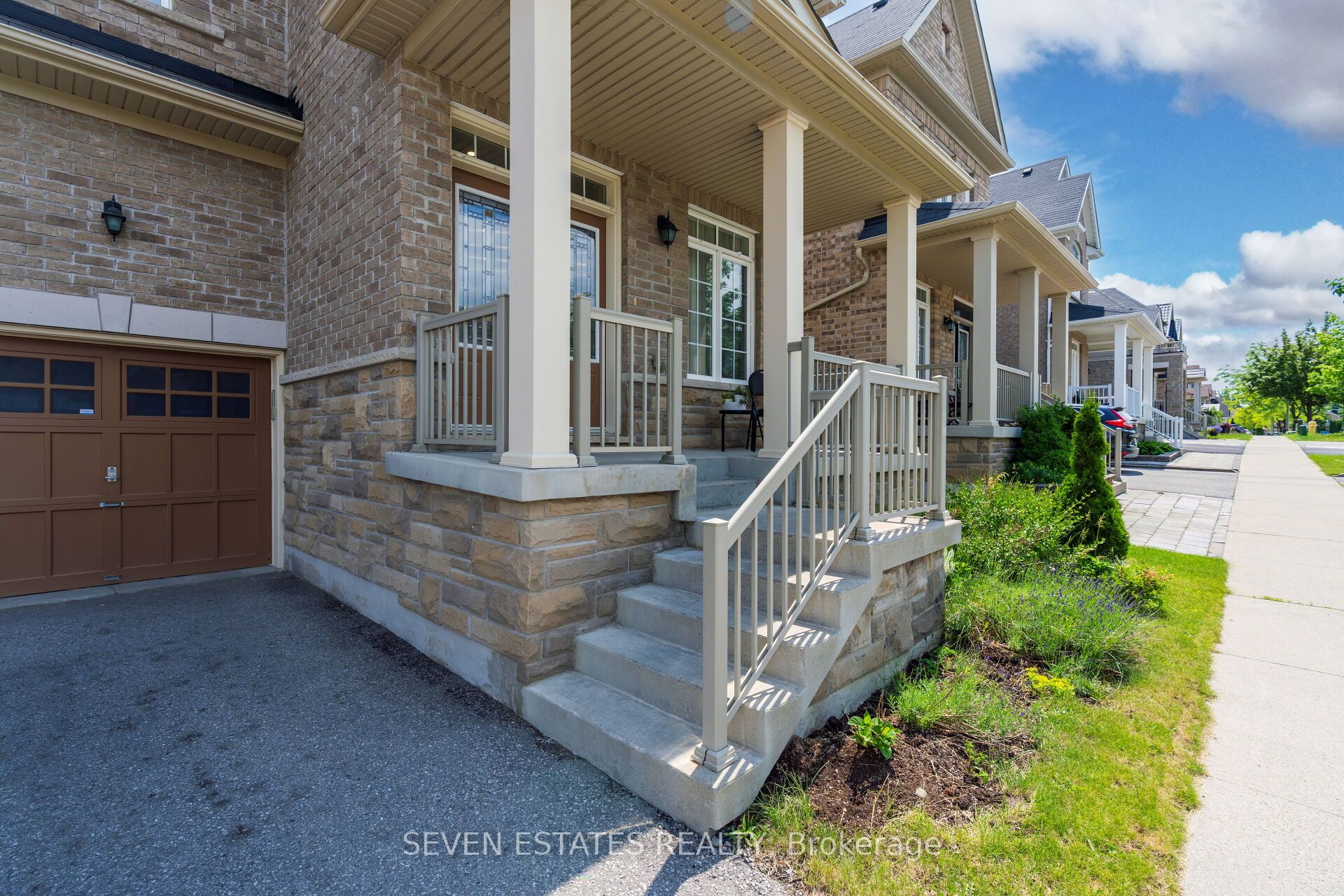 30 Sheldon Drive, Ajax, ON L1T 0L9 photo 4