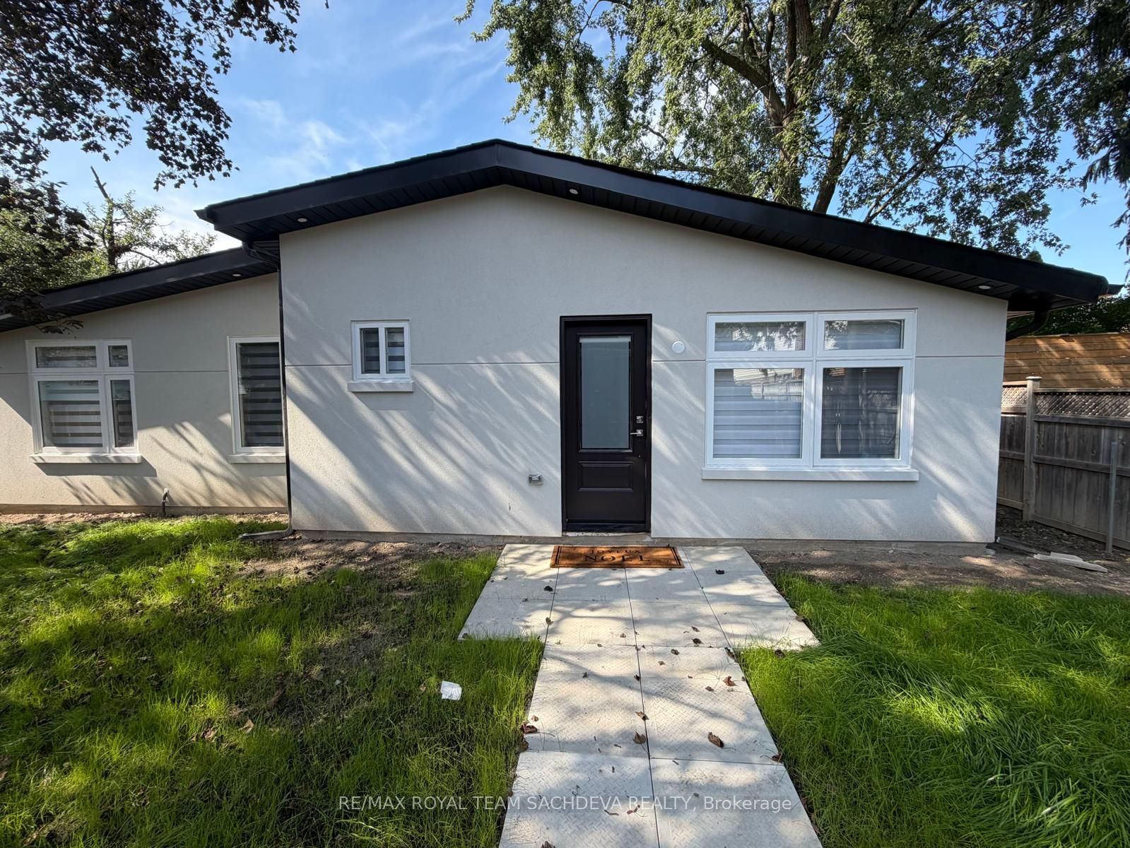 14 Fluellen Drive Garden Suite, Toronto, ON M1W 2B3