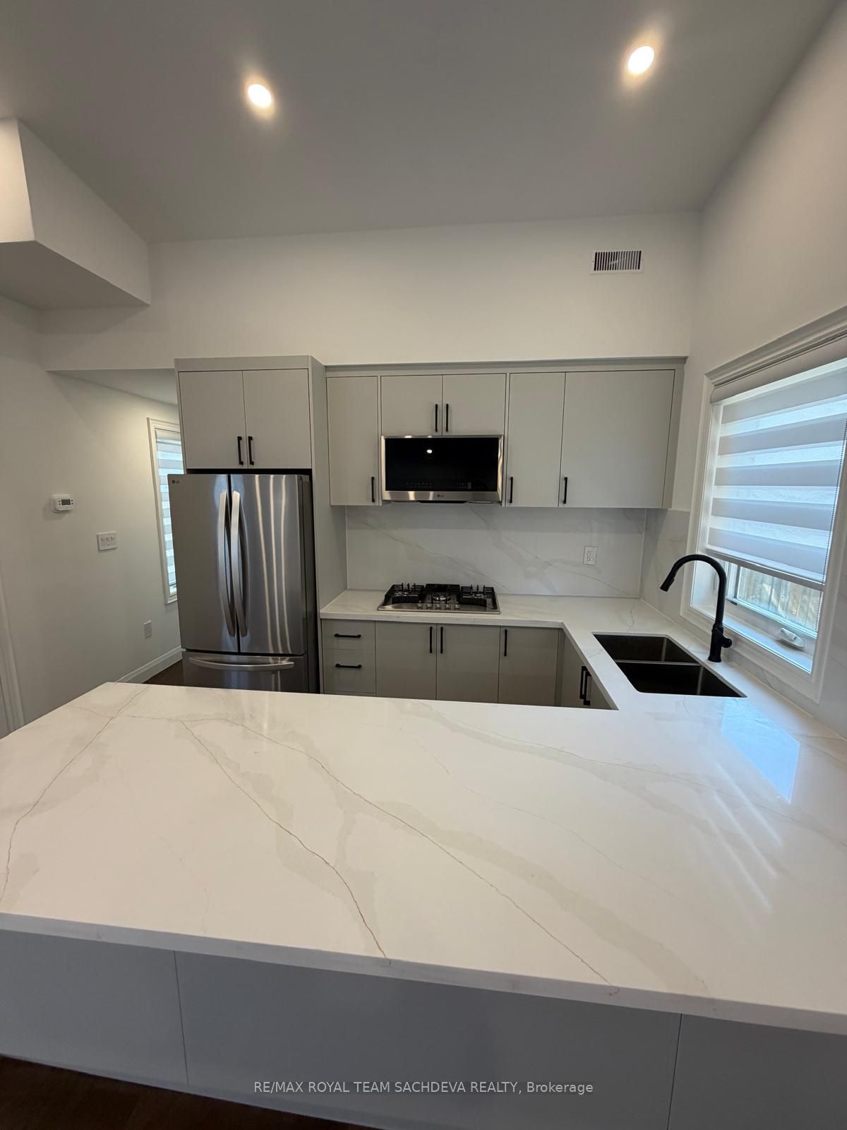 14 Fluellen Drive Garden Suite, Toronto, ON M1W 2B3 photo 3