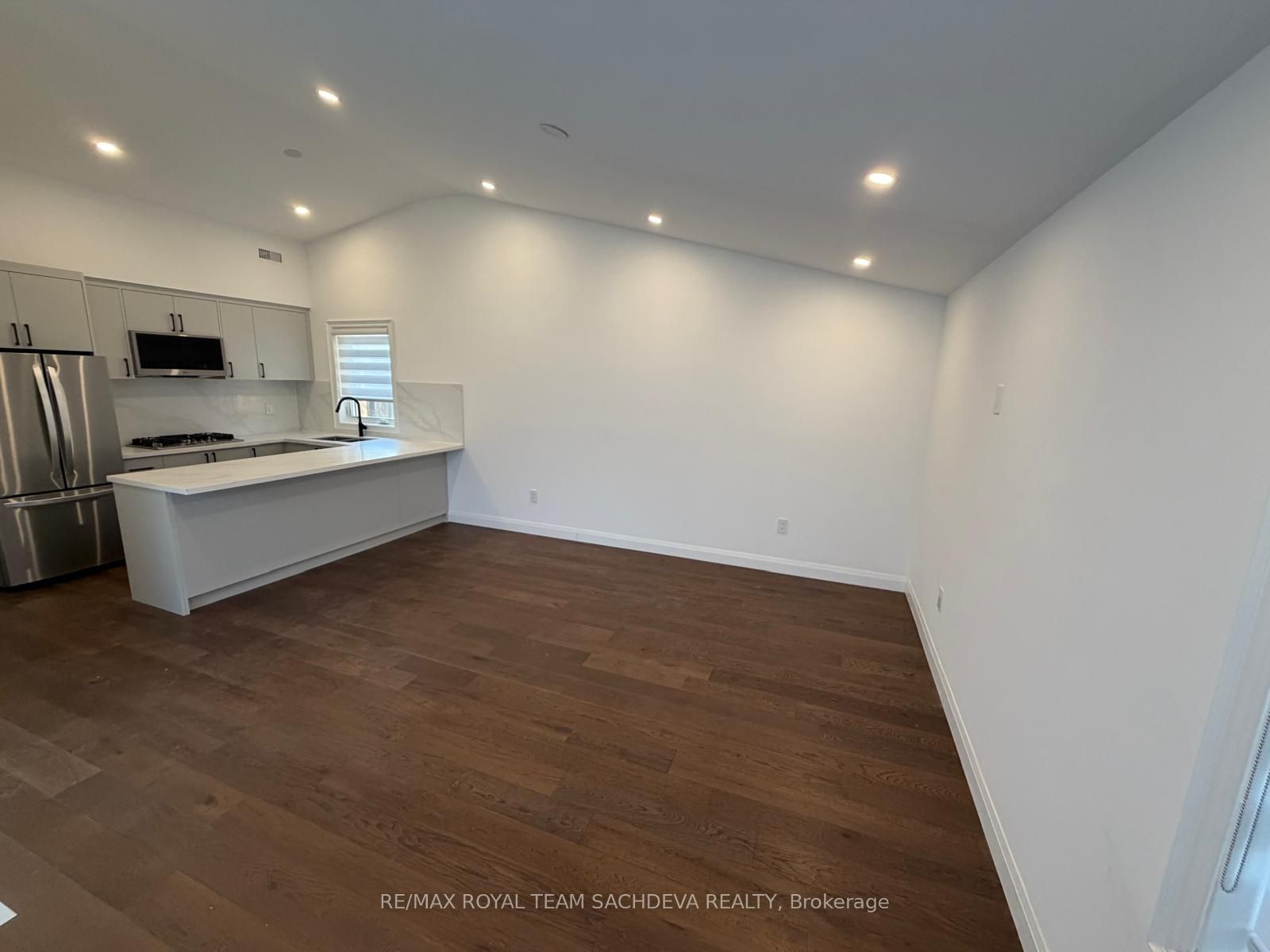 14 Fluellen Drive Garden Suite, Toronto, ON M1W 2B3 photo 4
